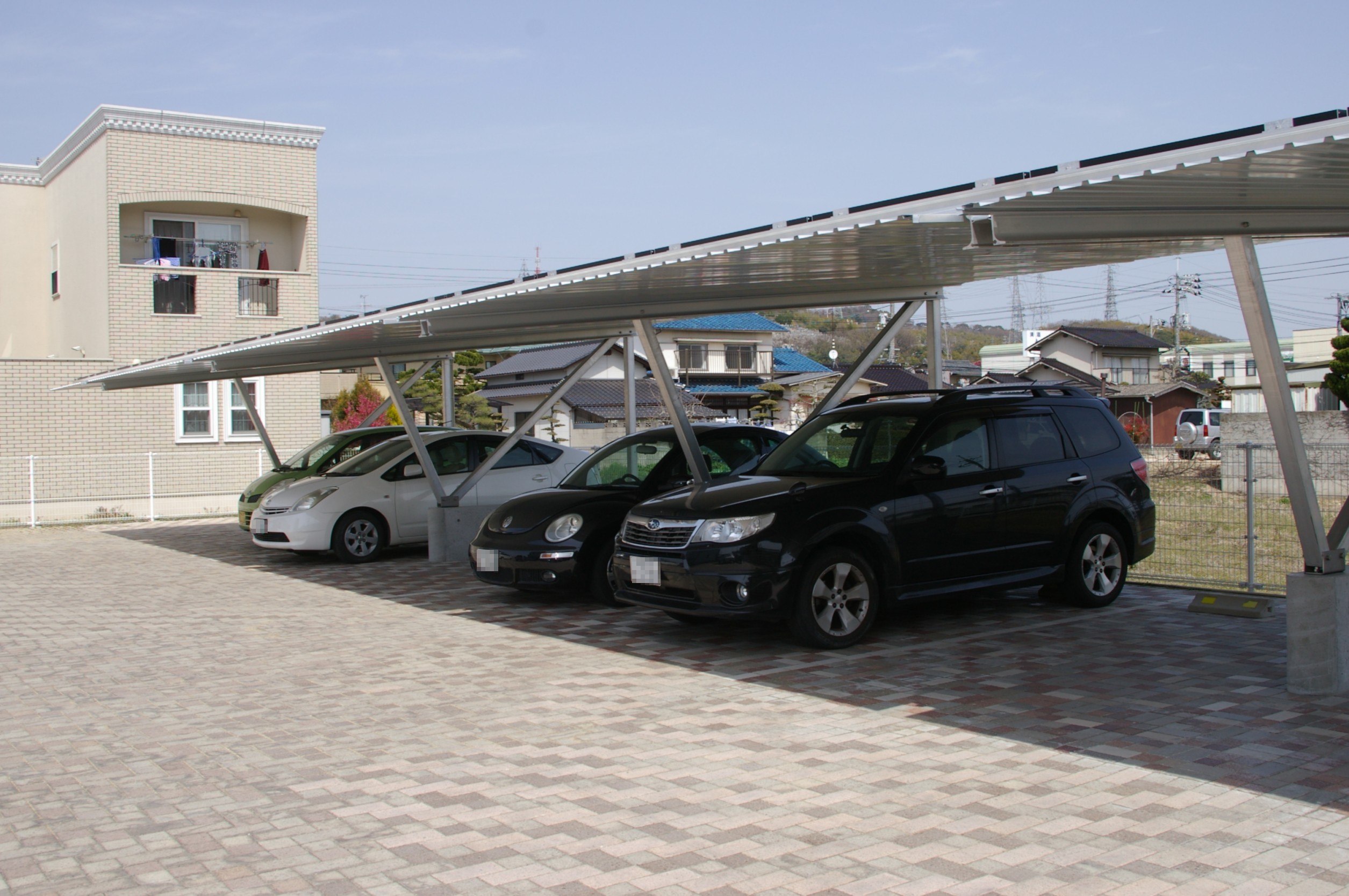 カーポートを設置するなら、太陽光パネル一体型のソーラーカーポートがおすすめです！