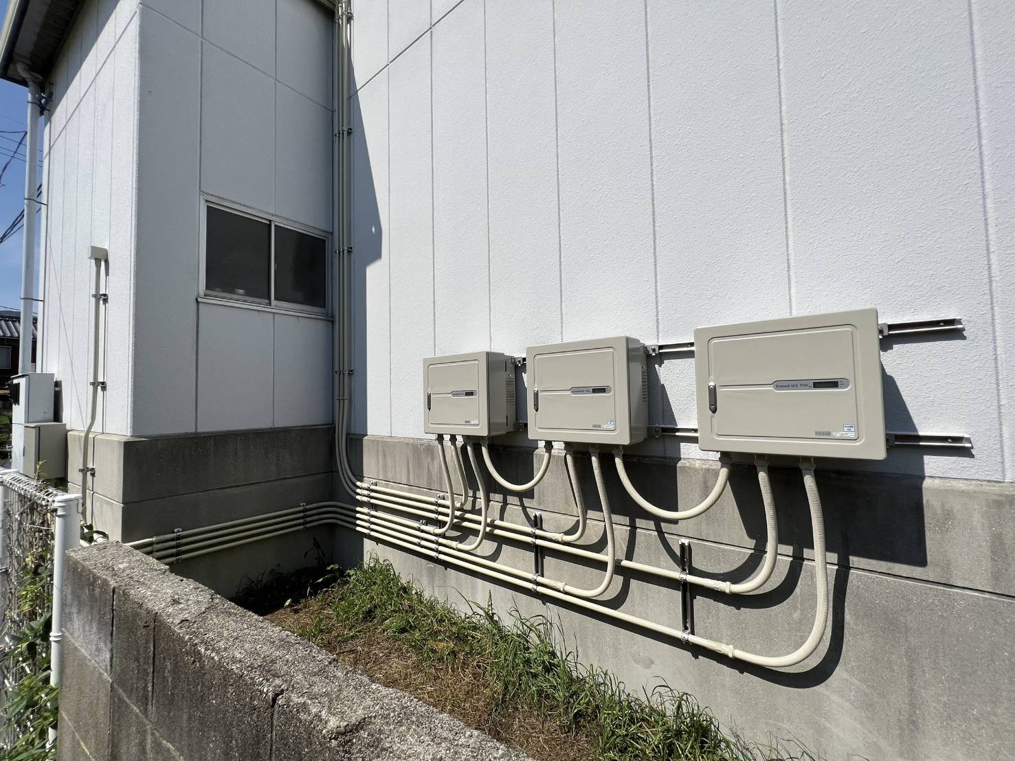 配線オタクもうなる！茂山組の綺麗なパワコン配管