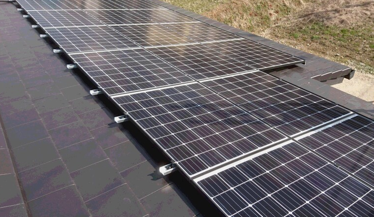 K様　屋根設置　Qセルズ　4.645kw