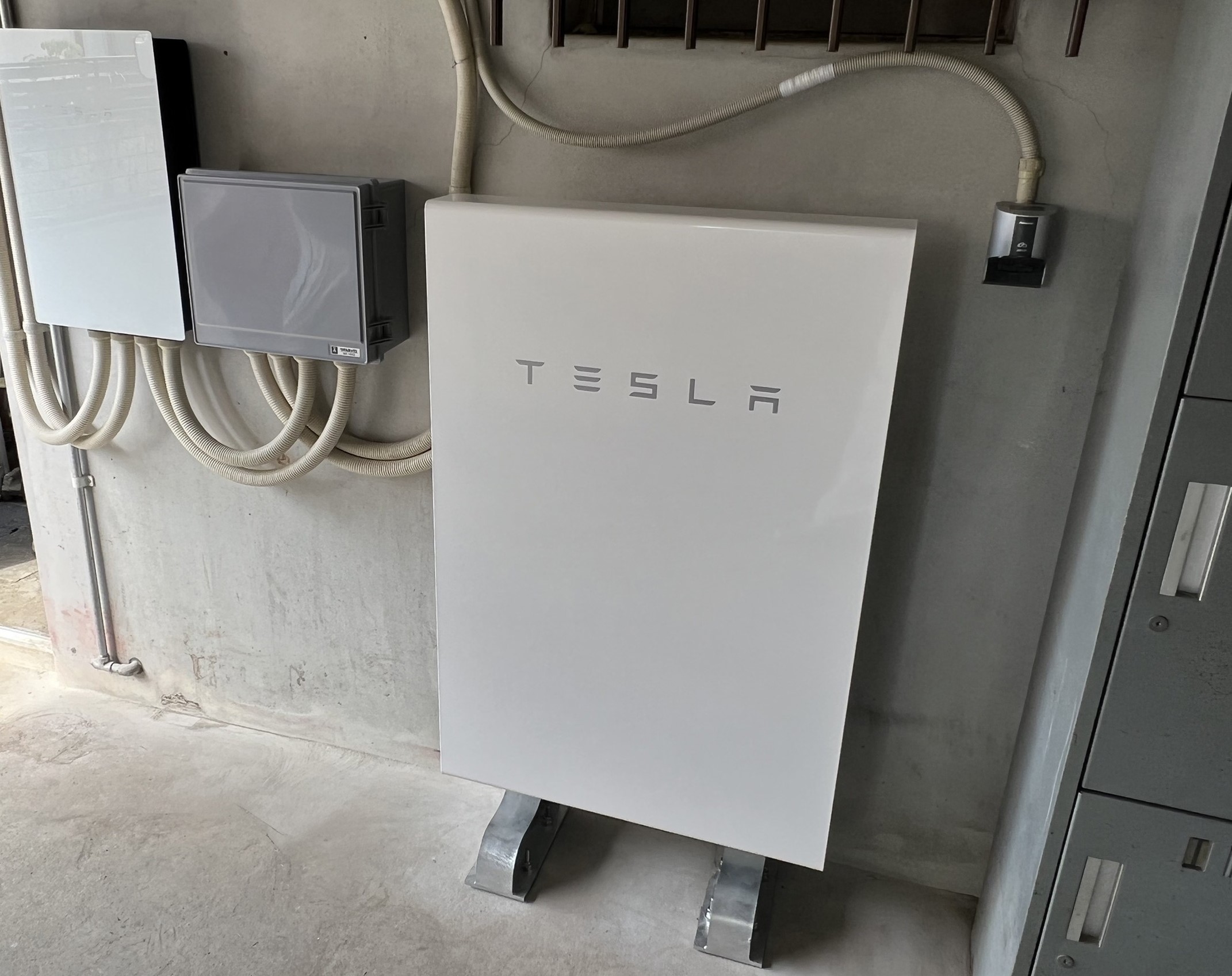 Y様　テスラ蓄電池Powerwall　13.5 kWh