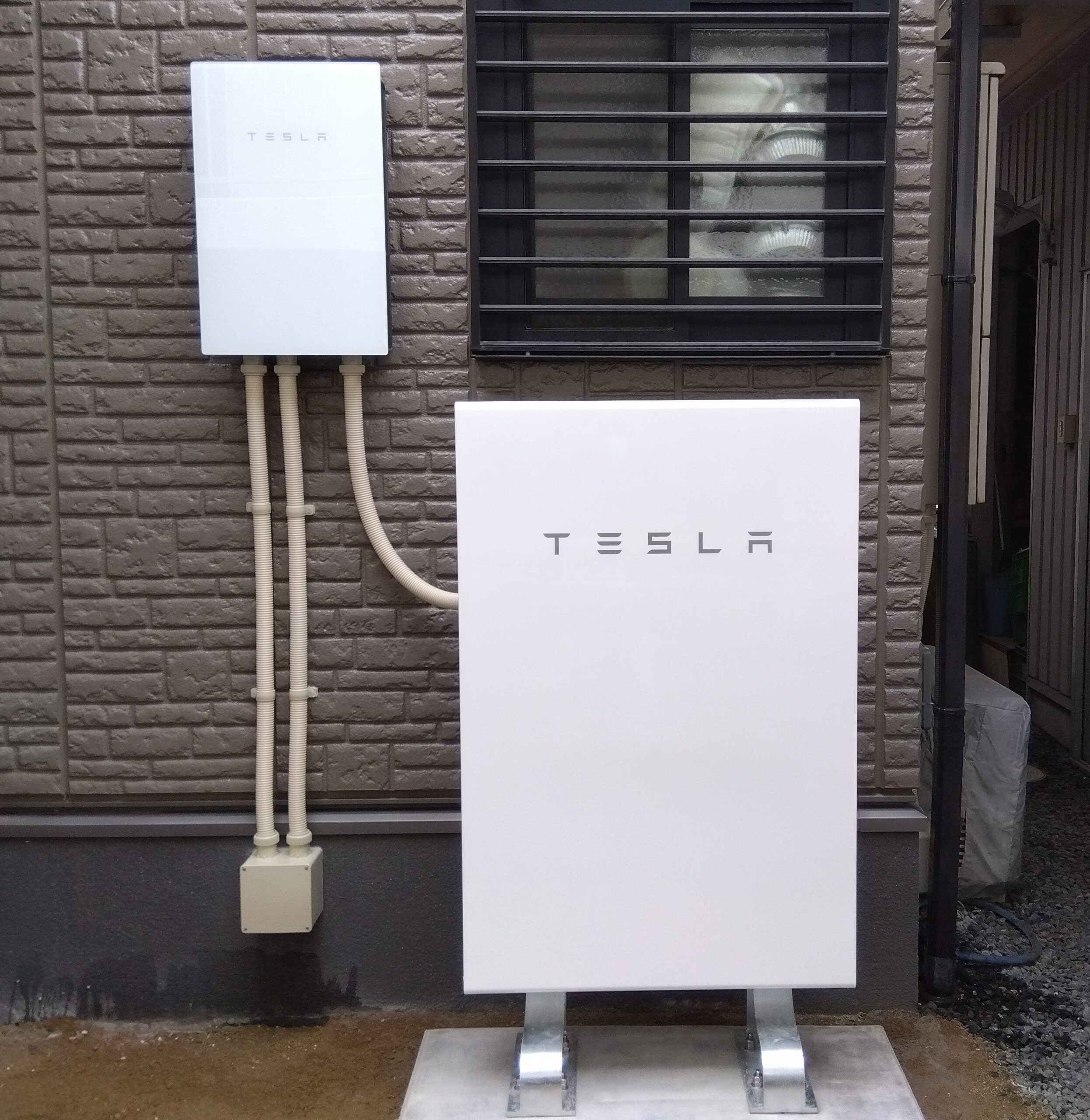 M様　テスラ蓄電池Powerwall　13.5 kWh