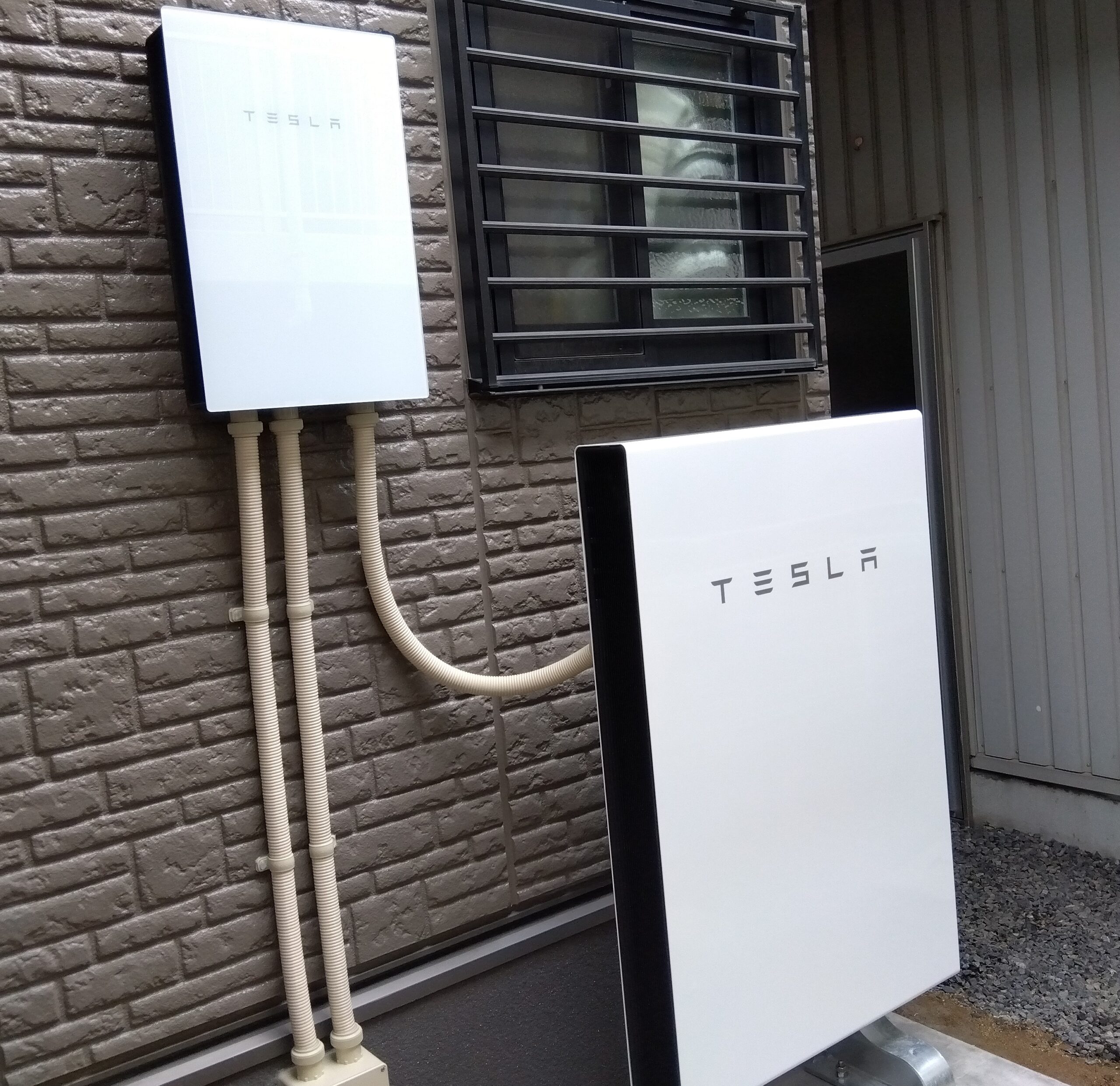 M様　テスラ蓄電池Powerwall　13.5 kWh