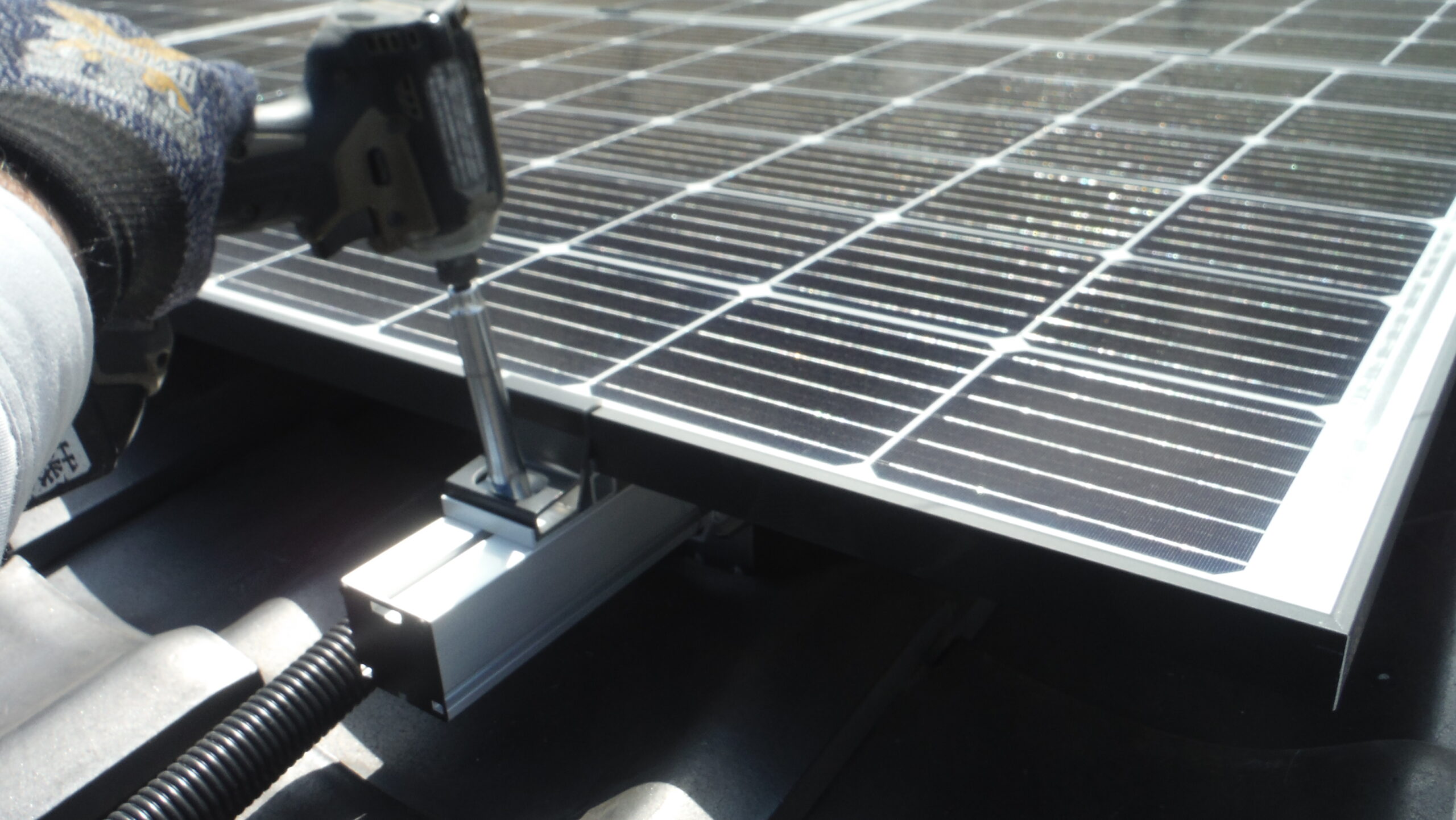 U様　屋根設置　Qセルズ　3.355kw