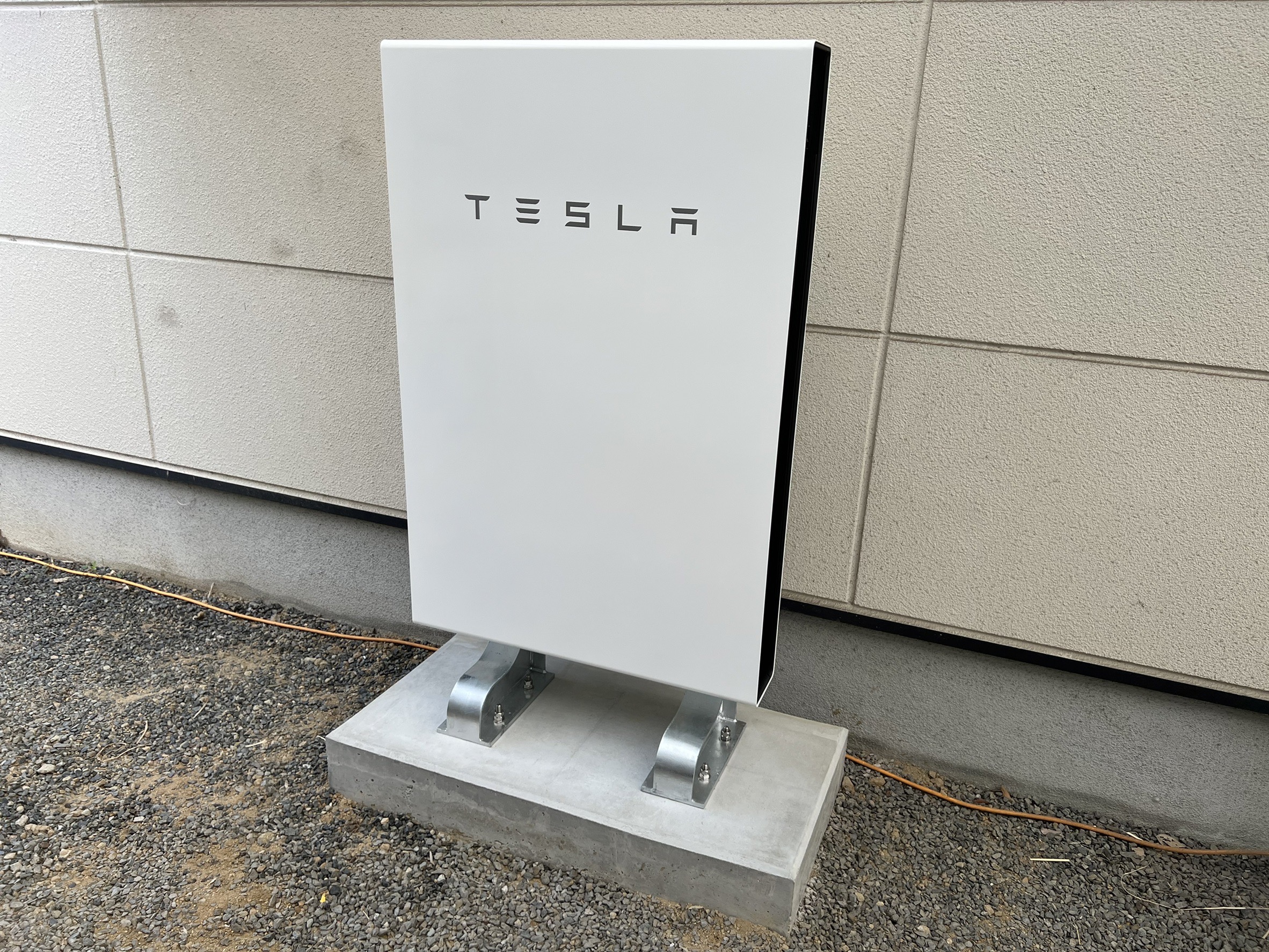 M様　テスラ蓄電池Powerwall　13.5 kWh