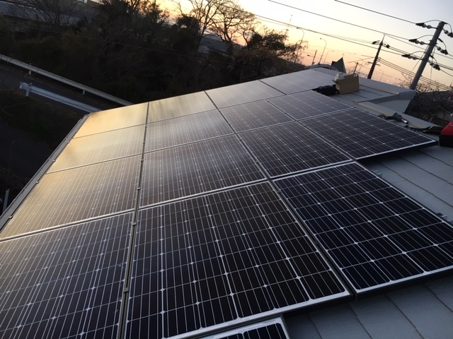 F様　屋根設置　Qセルズ　5.06kw