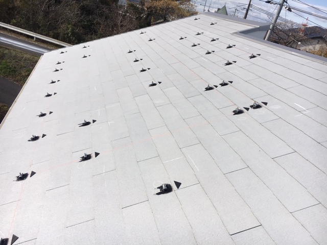 F様　屋根設置　Qセルズ　5.06kw