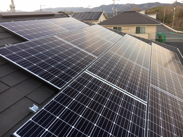 F様　屋根設置　Qセルズ　6.0kw