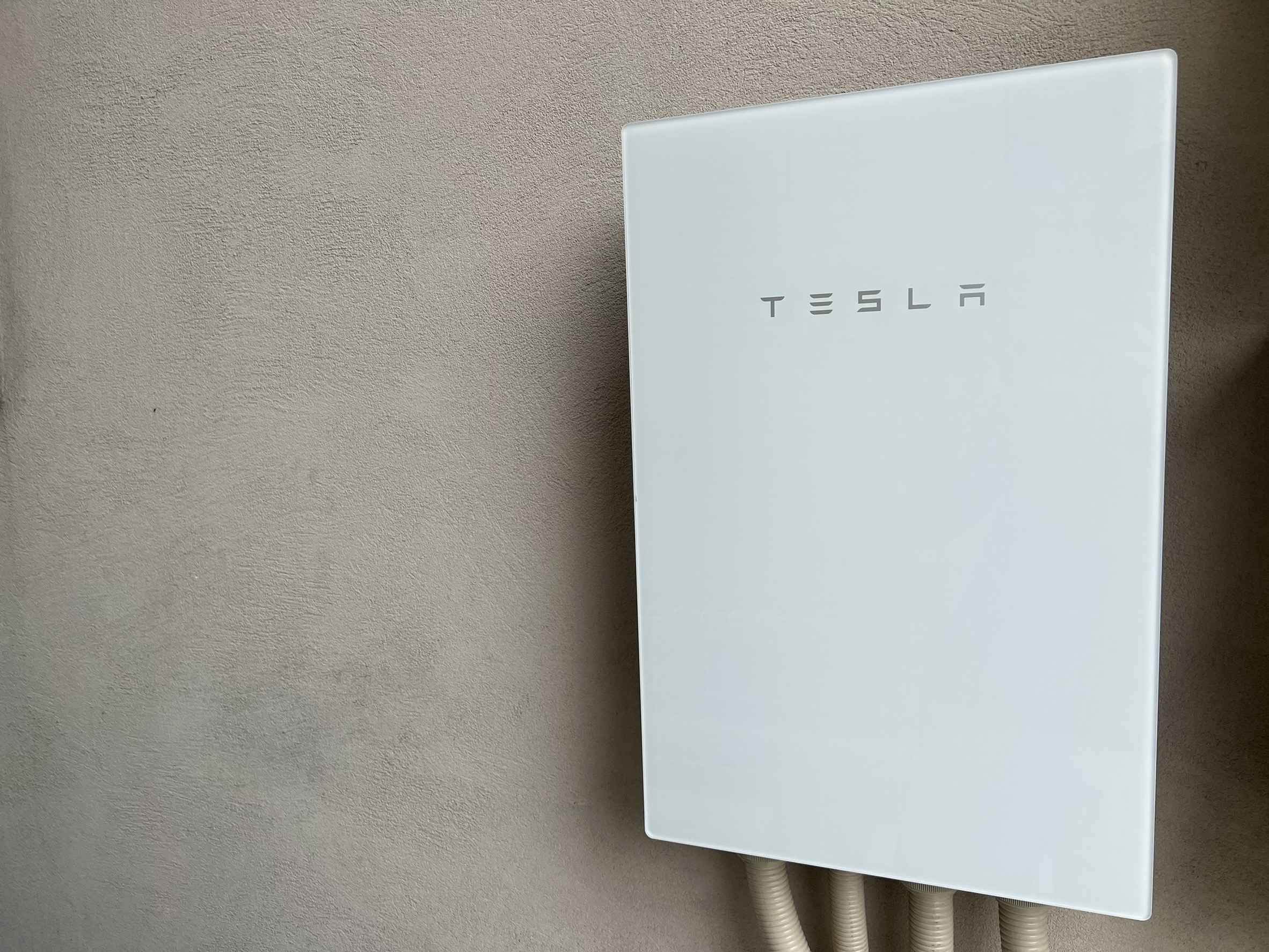 K様　テスラ蓄電池Powerwall　13.5 kWh
