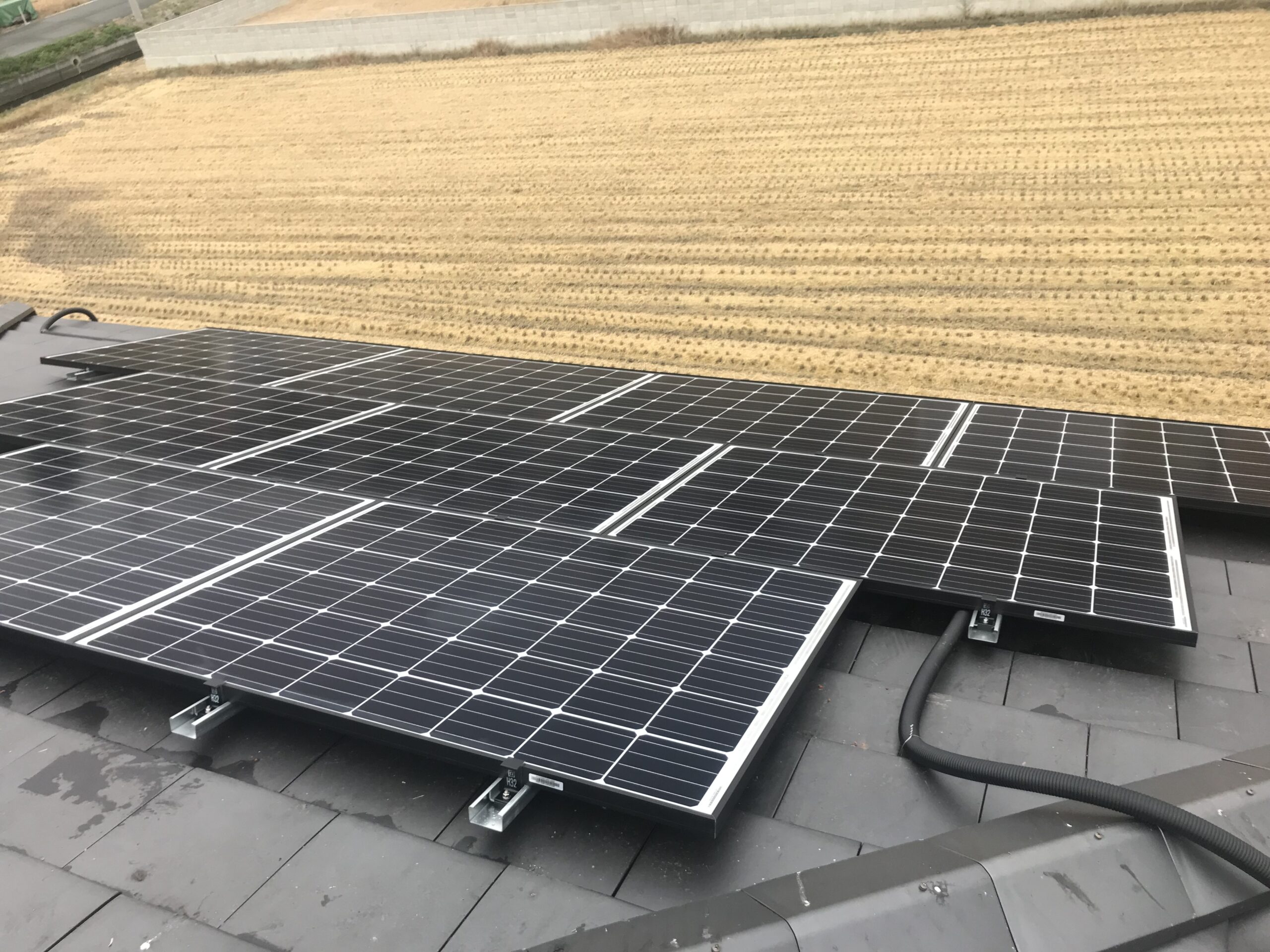 S様　屋根設置　Qセルズ　5.52kw