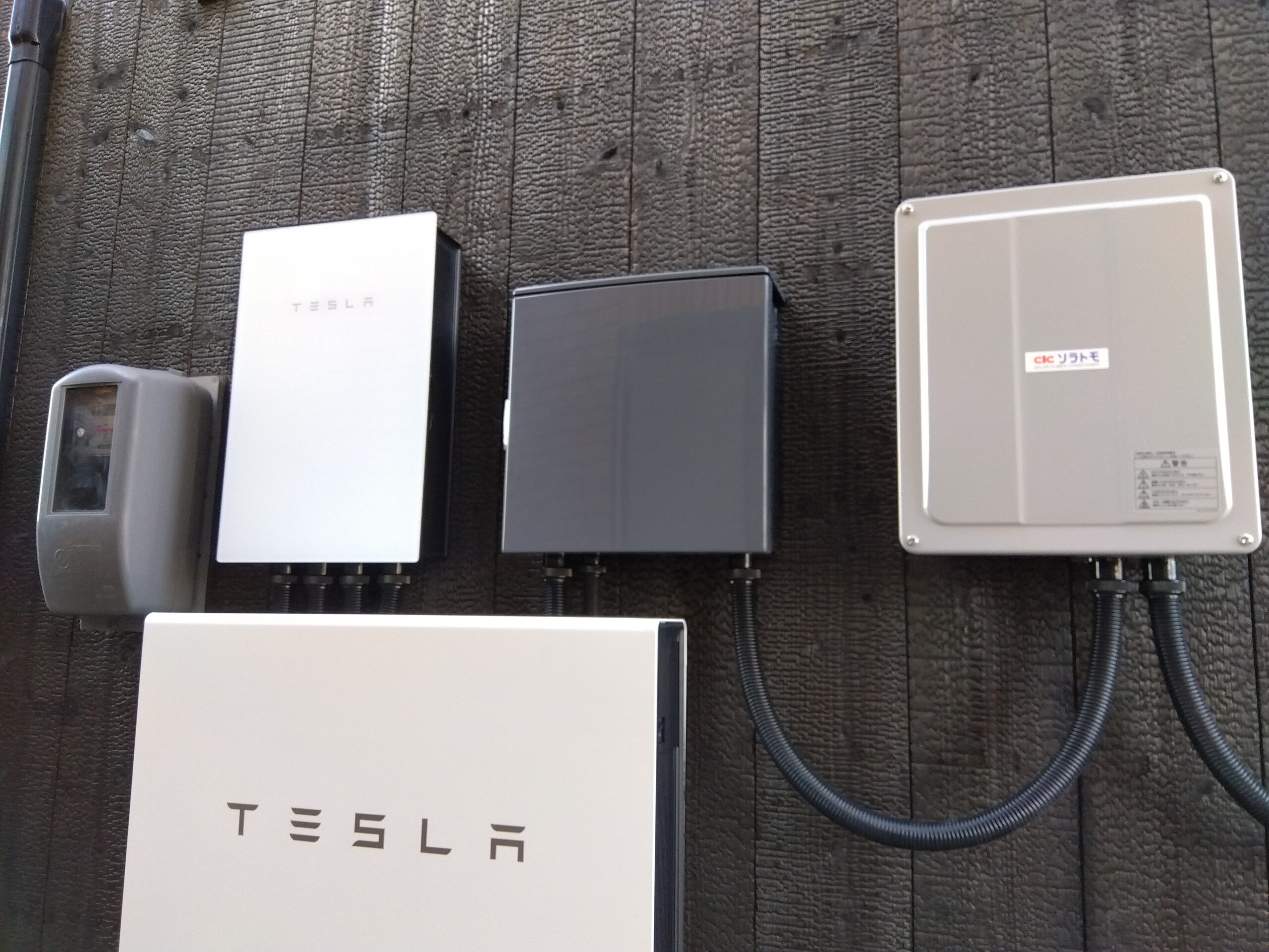 O様　テスラ蓄電池Powerwall　13.5 kWh