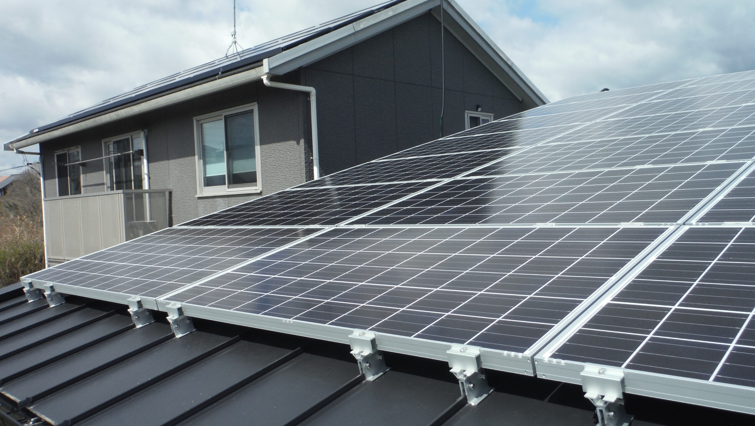 Y様　屋根・倉庫屋根設置　京セラ28.161kw