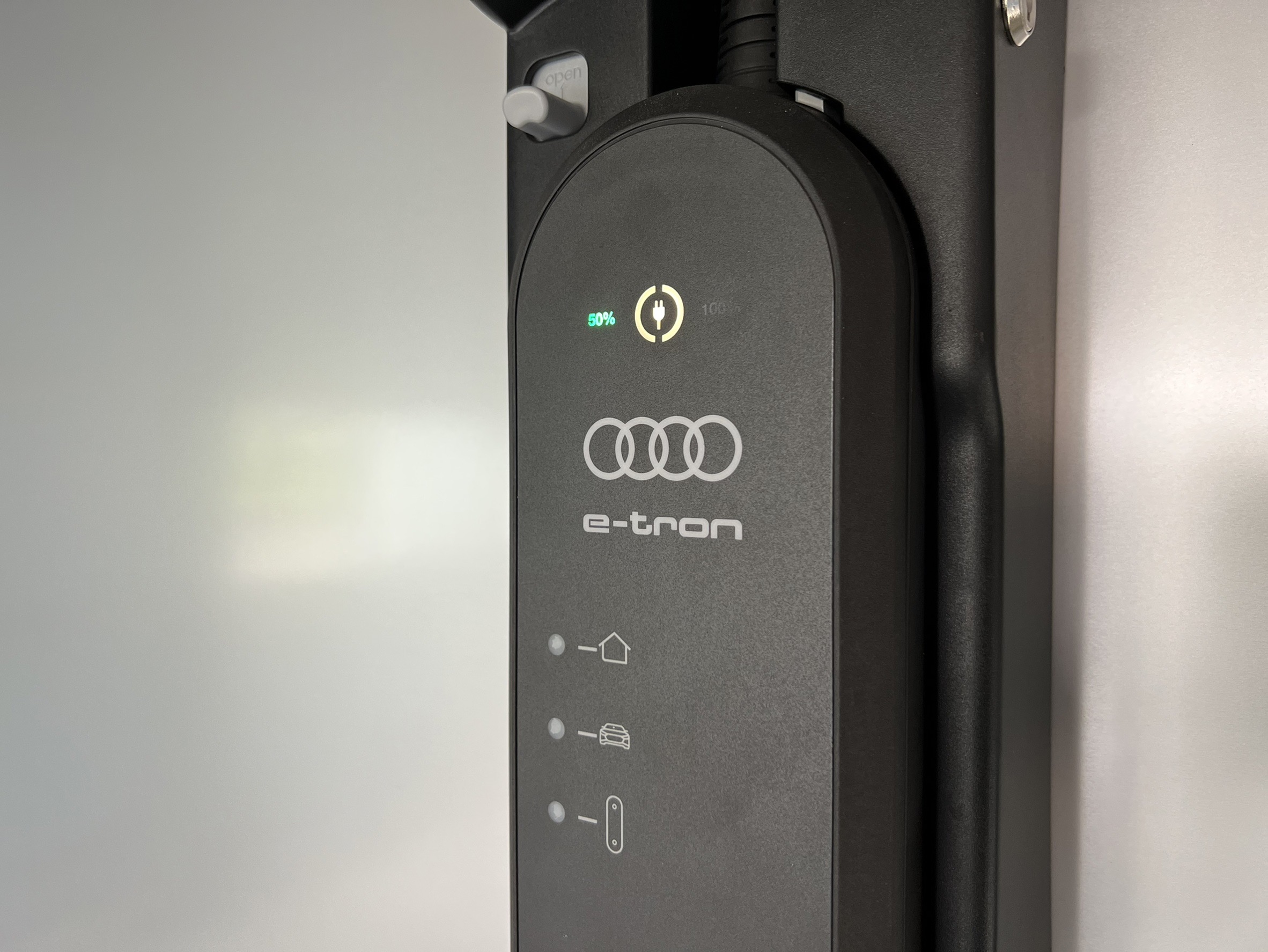 H様　電気自動車充電器設置