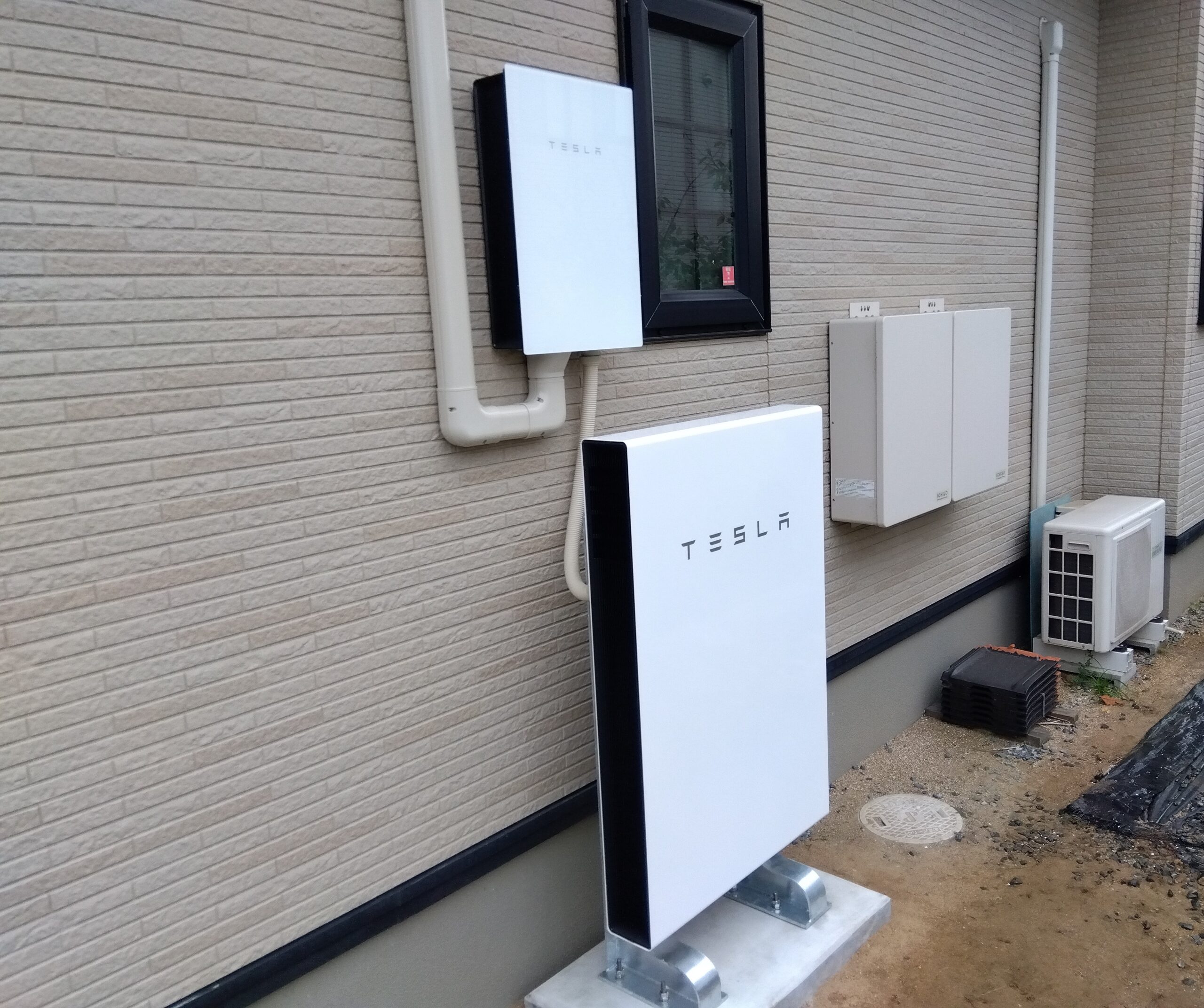 I様　テスラ蓄電池Powerwall　13.5 kWh