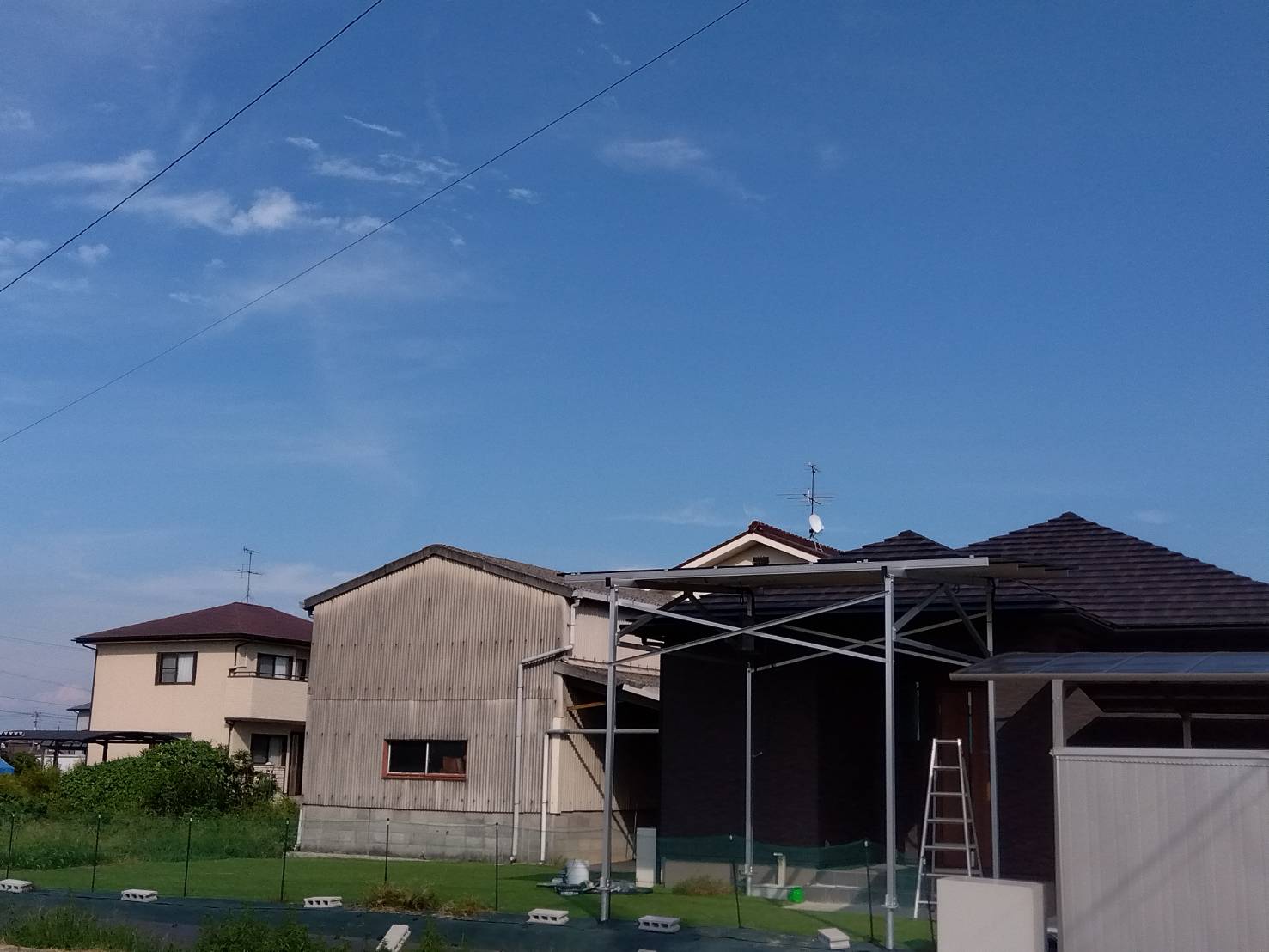 S様　脚長架台で陸上設置　リープトン　6.15kw