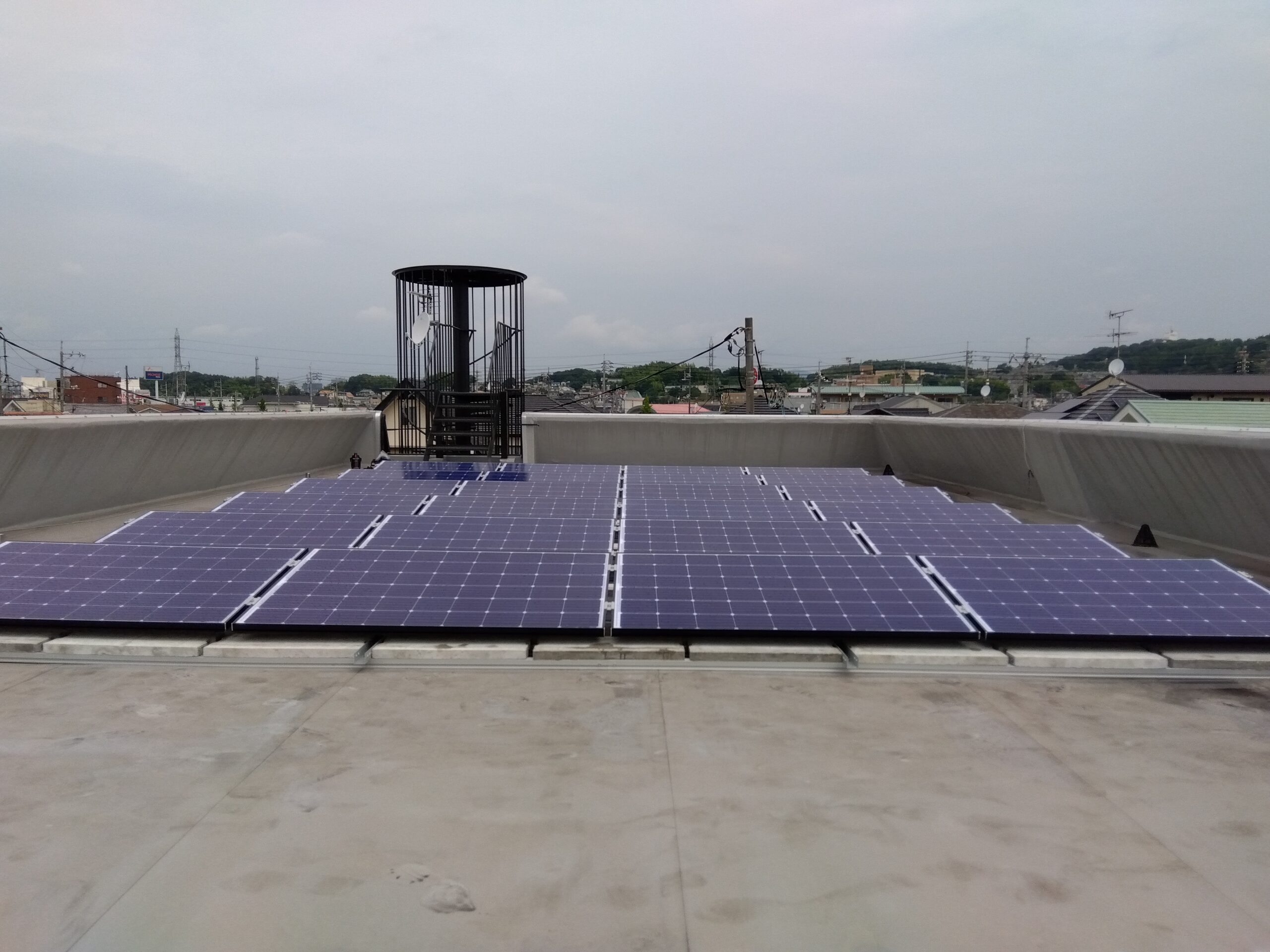O様　陸屋根設置　長州産業　7.20kw
