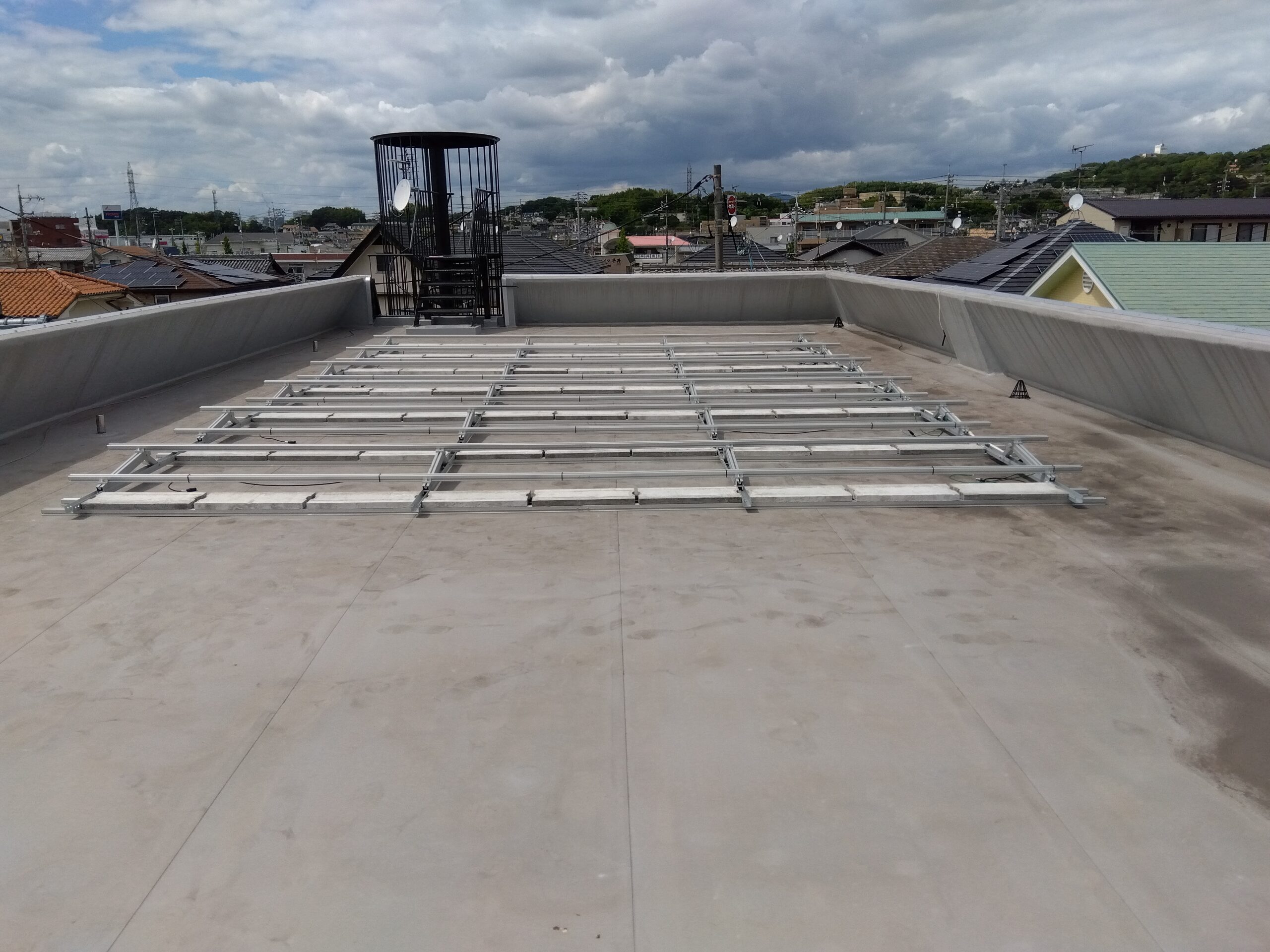 O様　陸屋根設置　長州産業　7.20kw