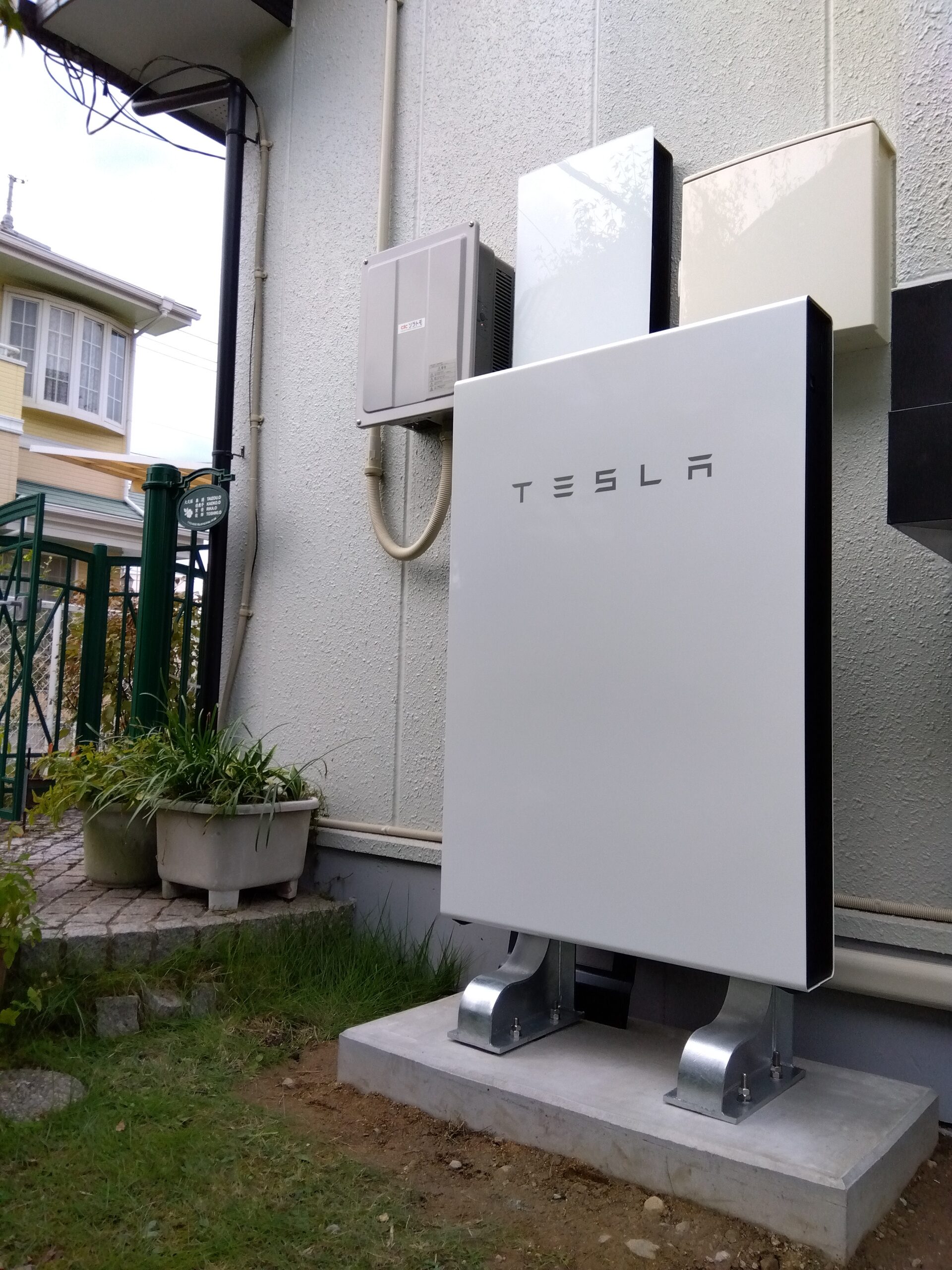 O様　テスラ蓄電池Powerwall　13.5 kWh
