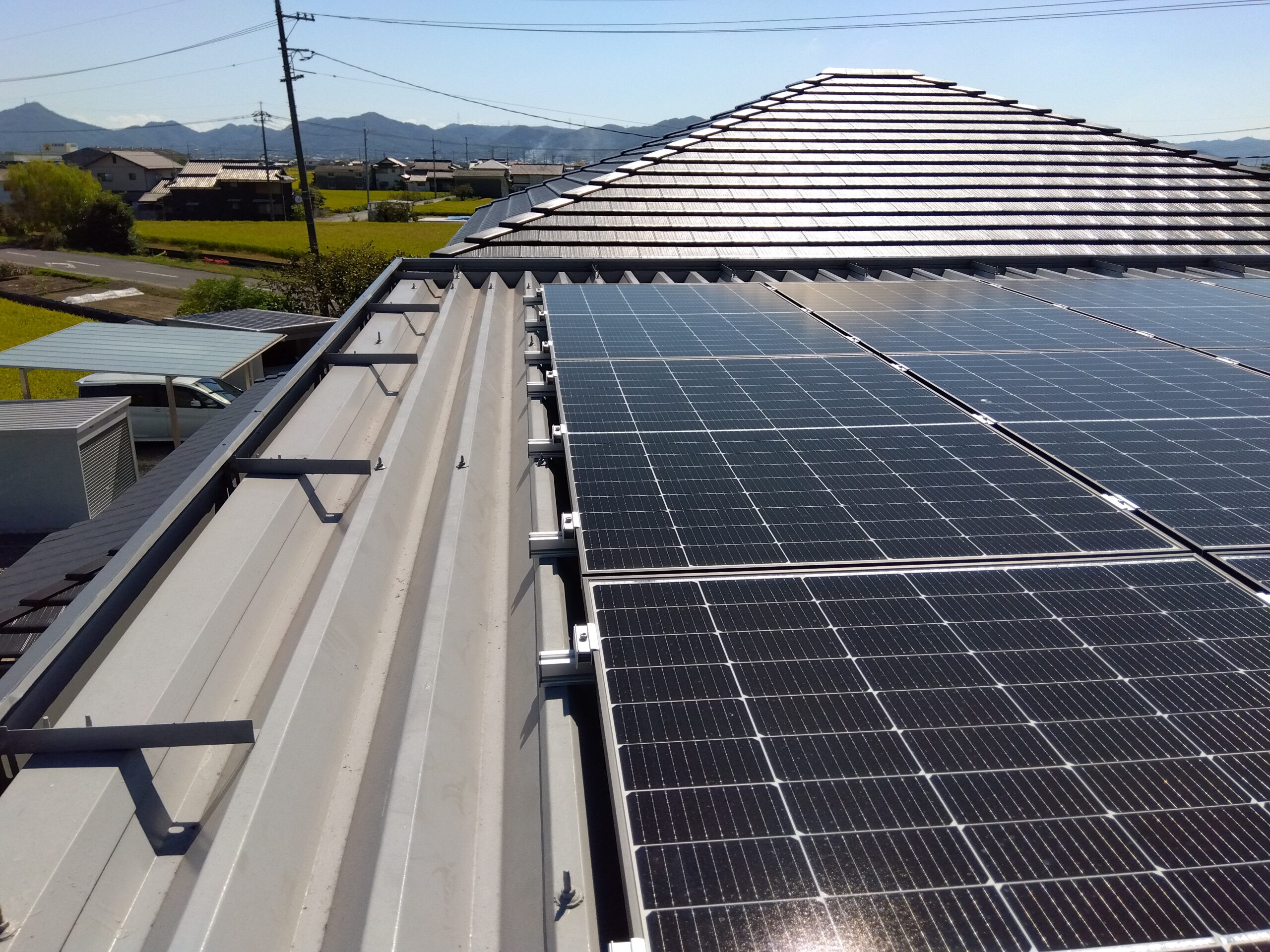 S様　折半屋根設置　リープトン　11.07kw