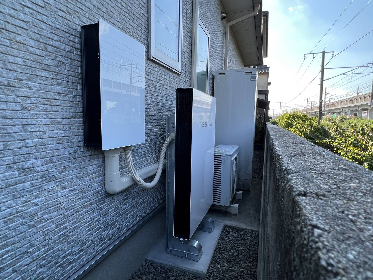 M様　テスラ蓄電池Powerwall　13.5 kWh