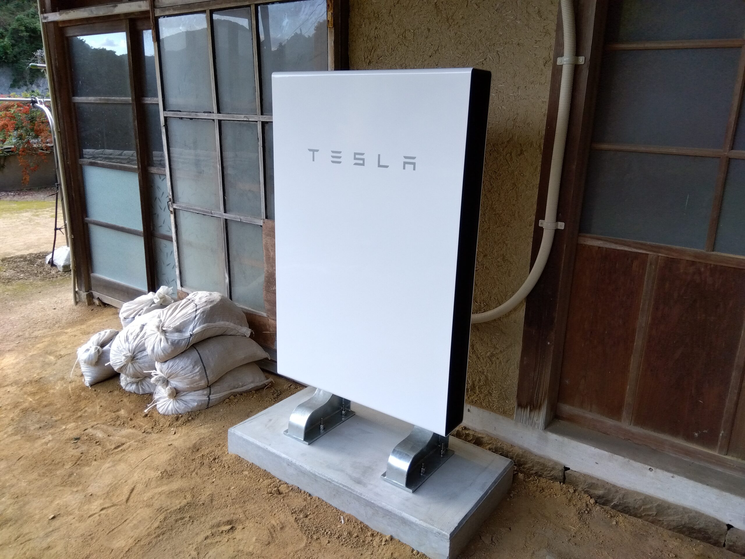 K様　テスラ蓄電池Powerwall　13.5 kWh