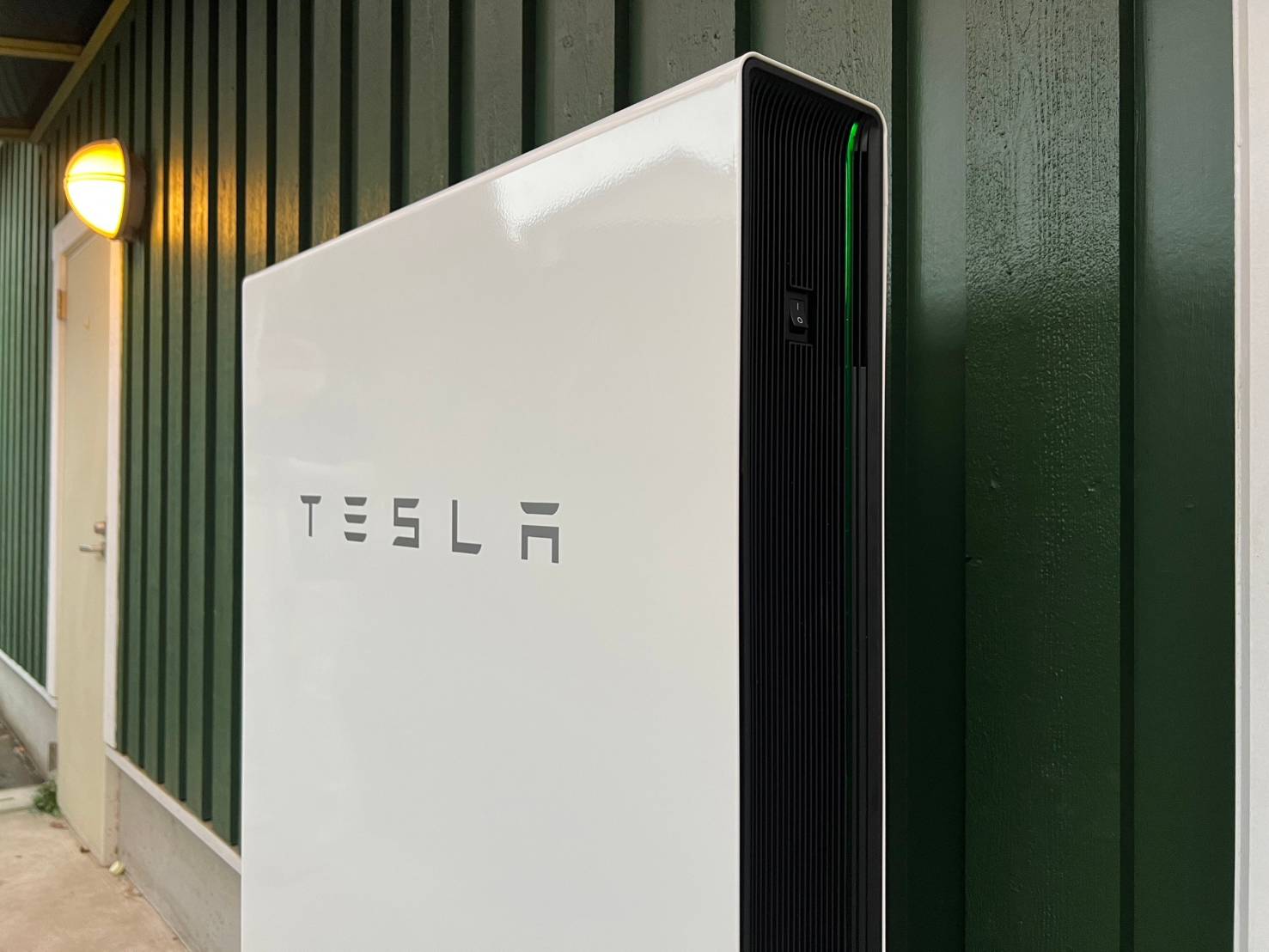T様　テスラ蓄電池Powerwall　13.5 kWh