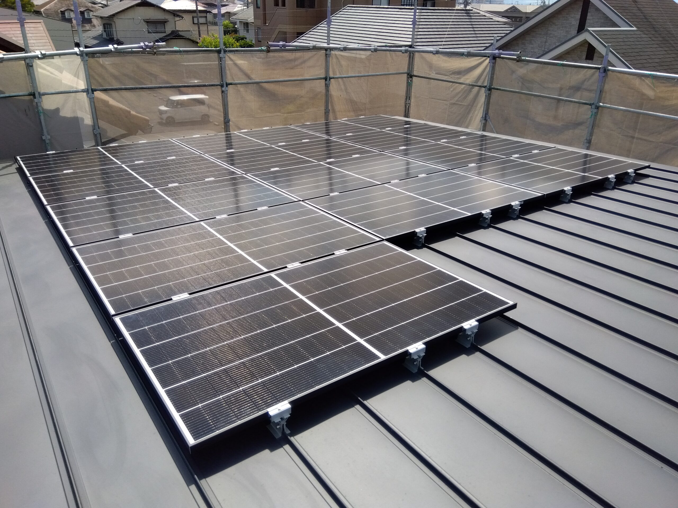 I様　新築工事＋屋根設置　Qセルズ4.48kw