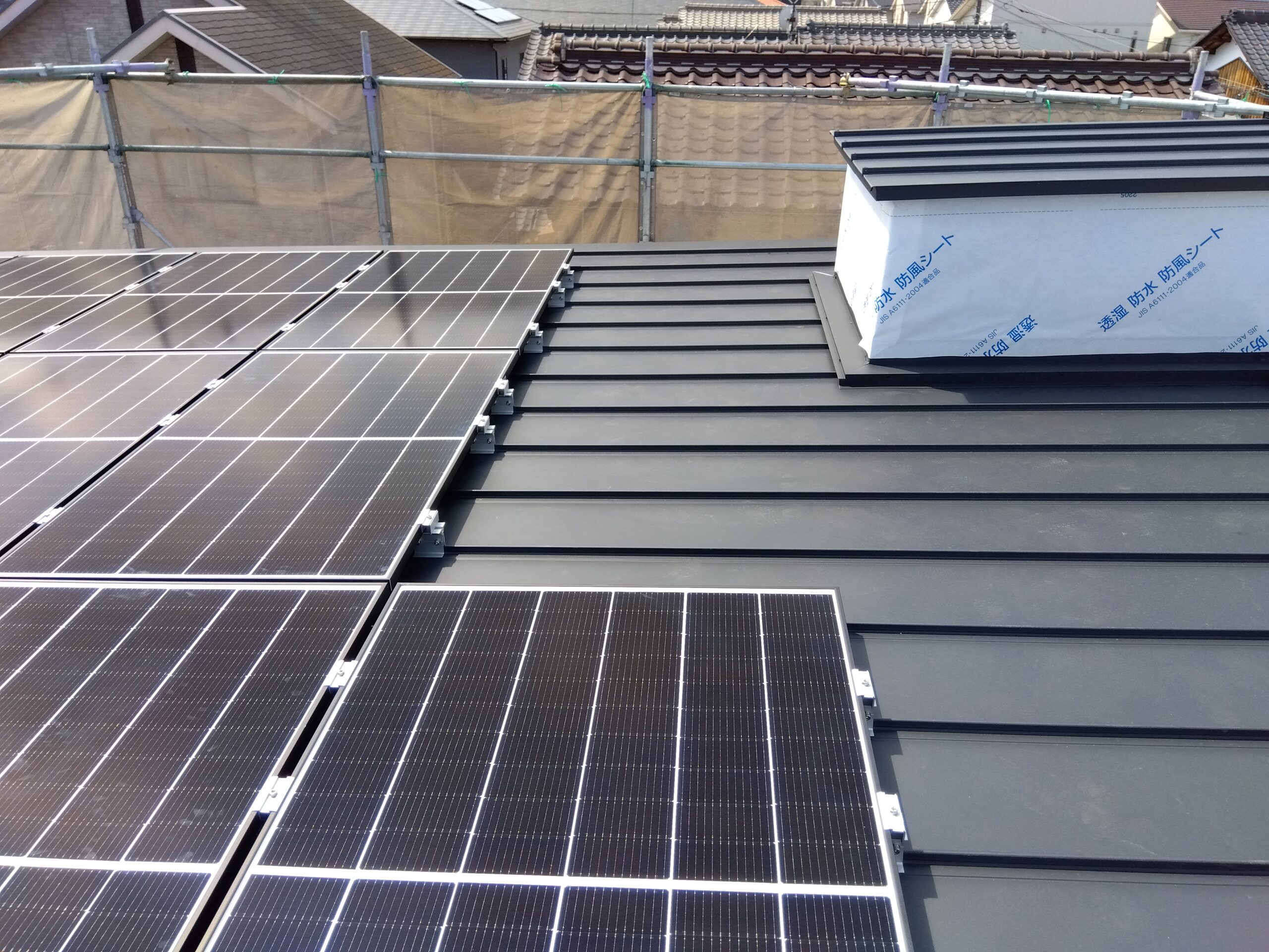 I様　新築工事＋屋根設置　Qセルズ4.48kw