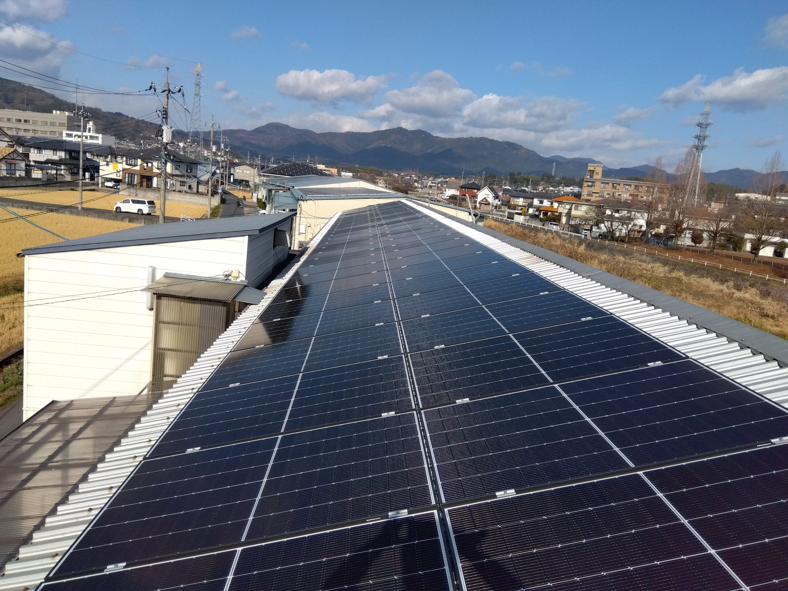 O様　屋根設置　Qセルズ　23.31kw