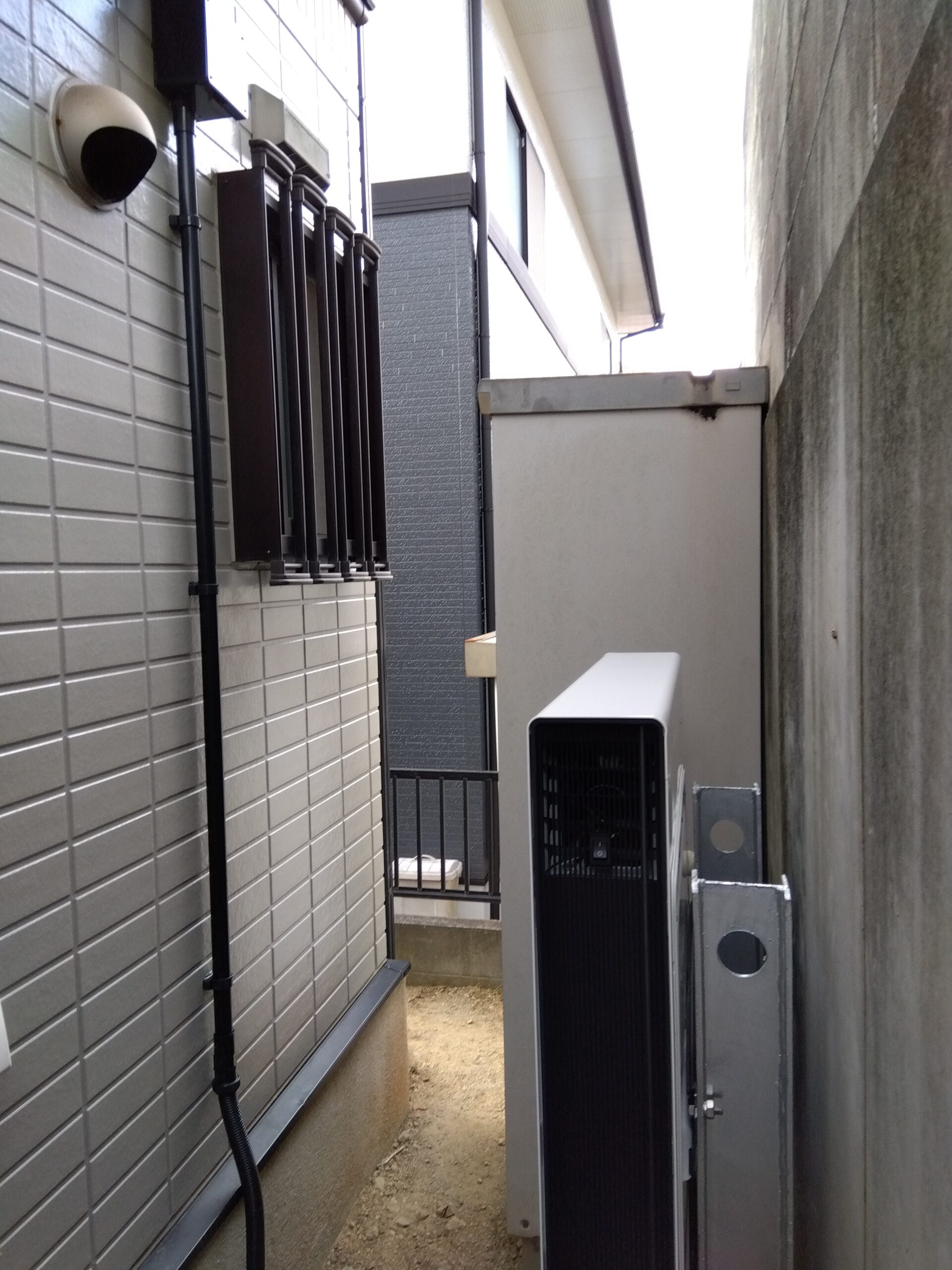 S様　テスラ蓄電池Powerwall　13.5 kWh