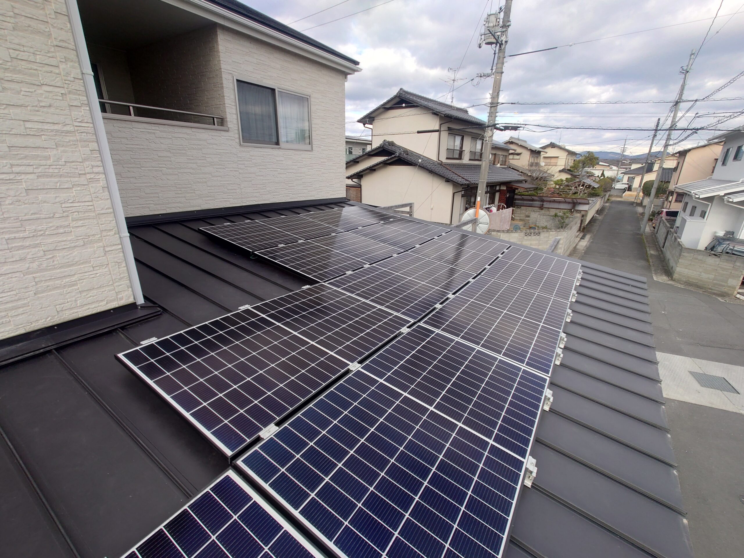 K様　屋根設置　Qセルズ　4.32ｋｗ