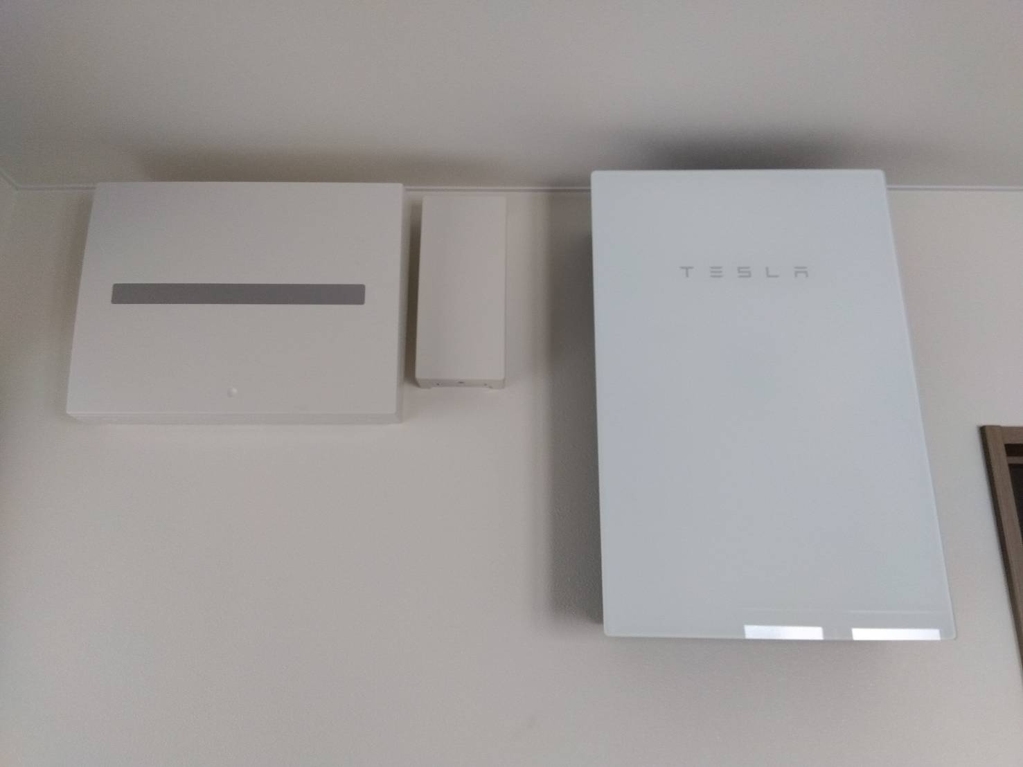I様　テスラ蓄電池Powerwall　13.5kWh