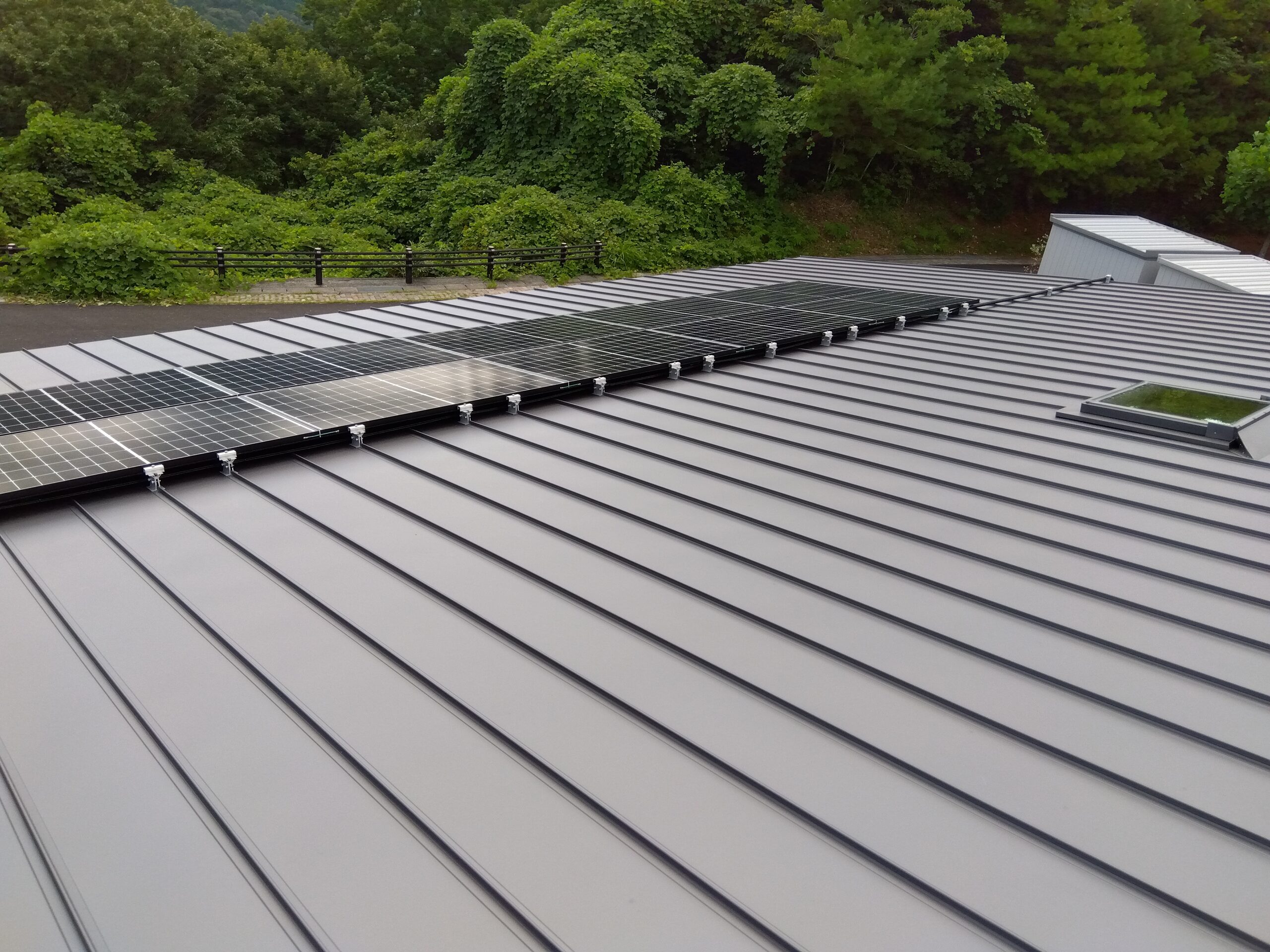 O様　屋根設置　長州産業　6.80kw