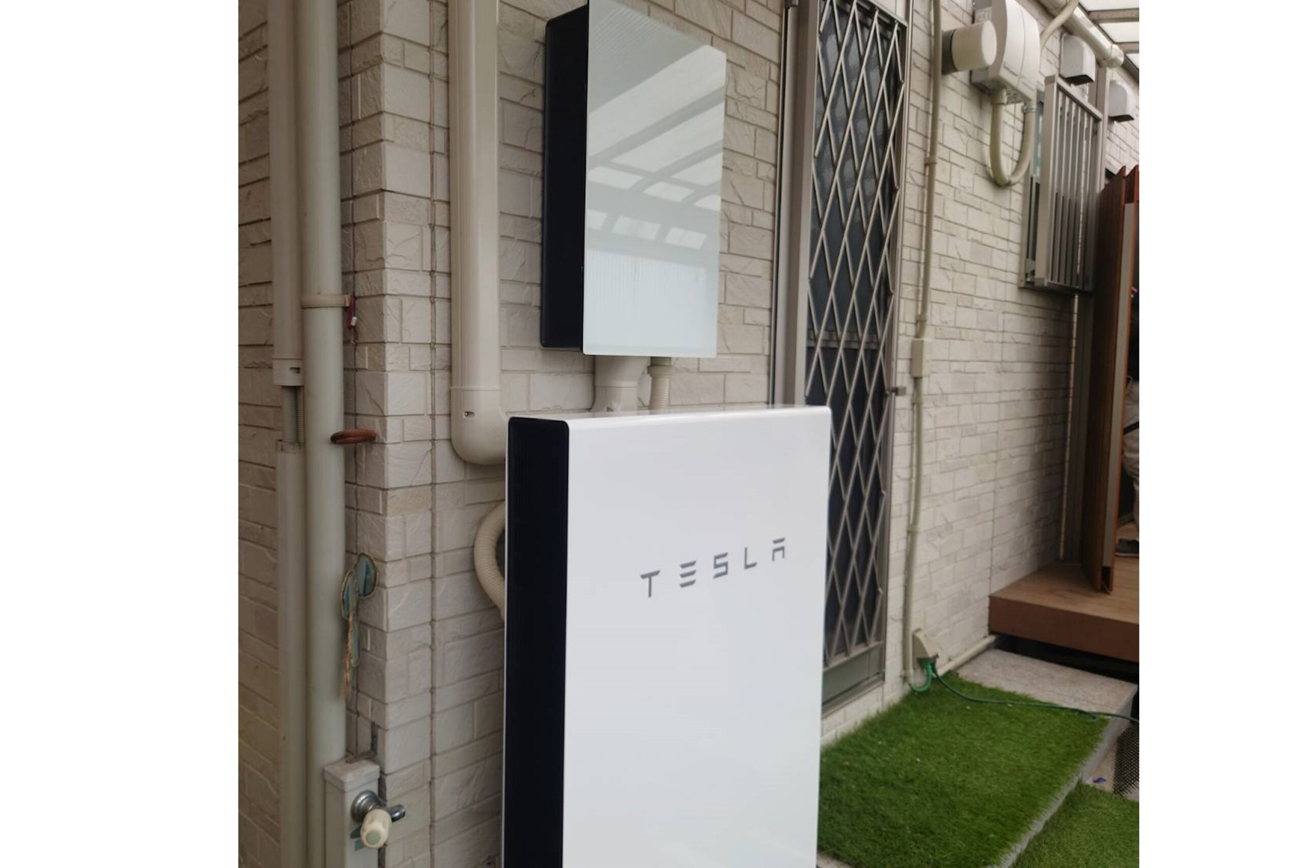 E様　テスラ蓄電池Powerwall　13.5kWh