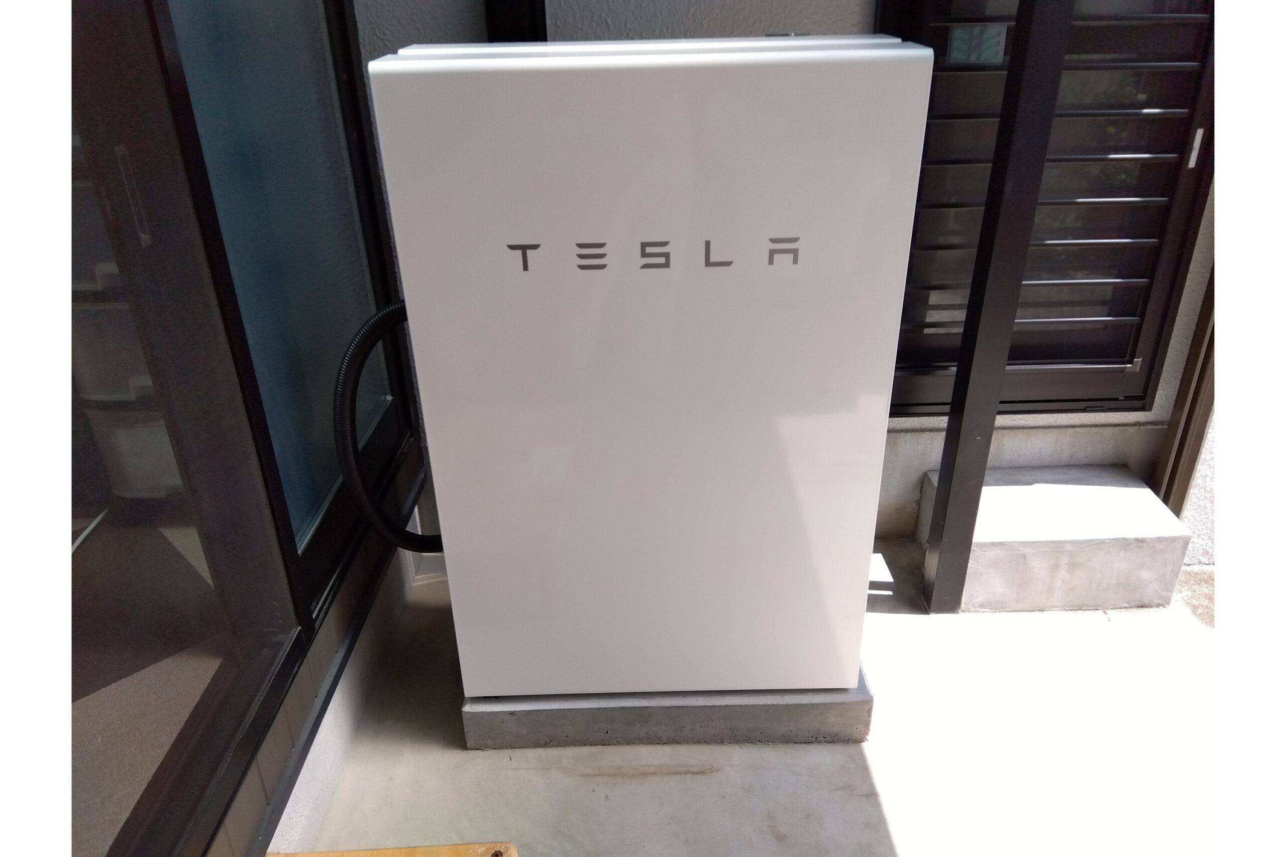 A様　テスラ蓄電池Powerwall　13.5kWh