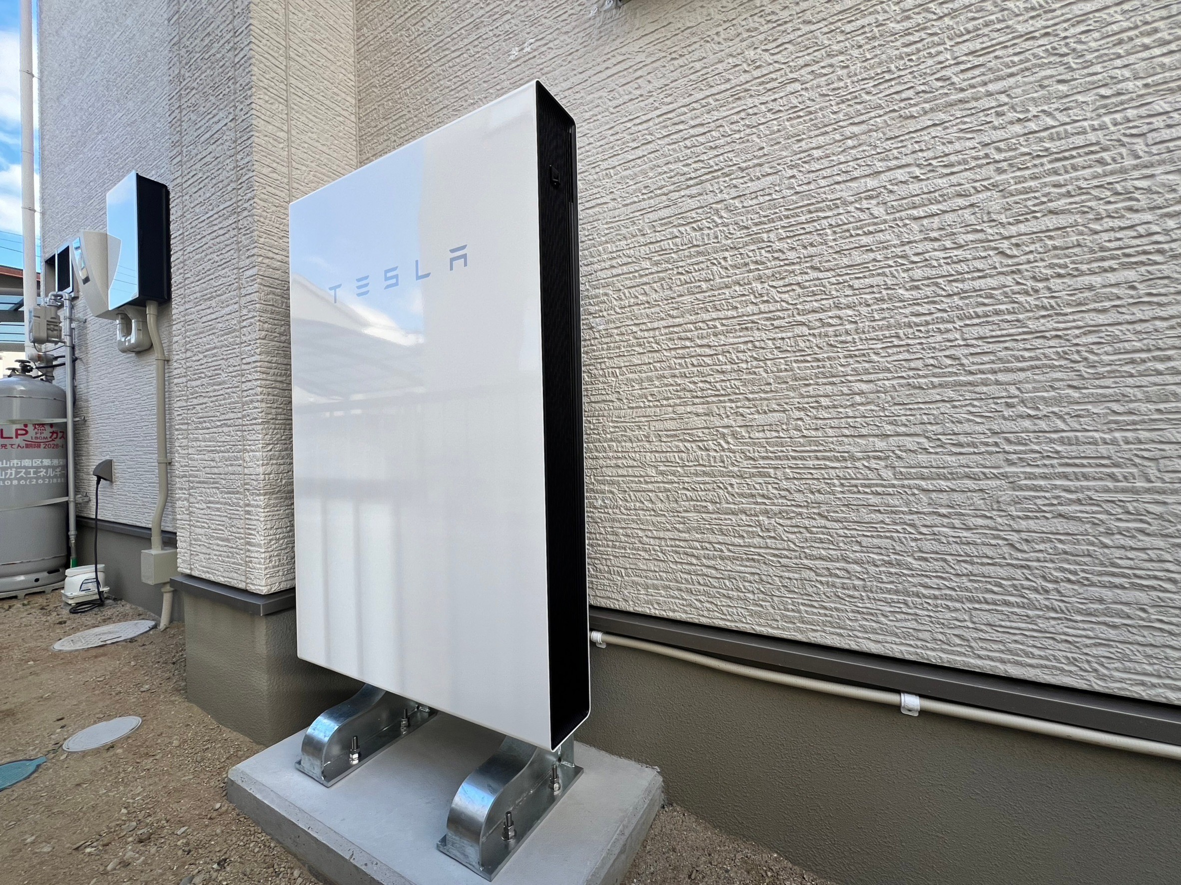瀬戸内市　テスラ蓄電池Powerwall　13.5KWh