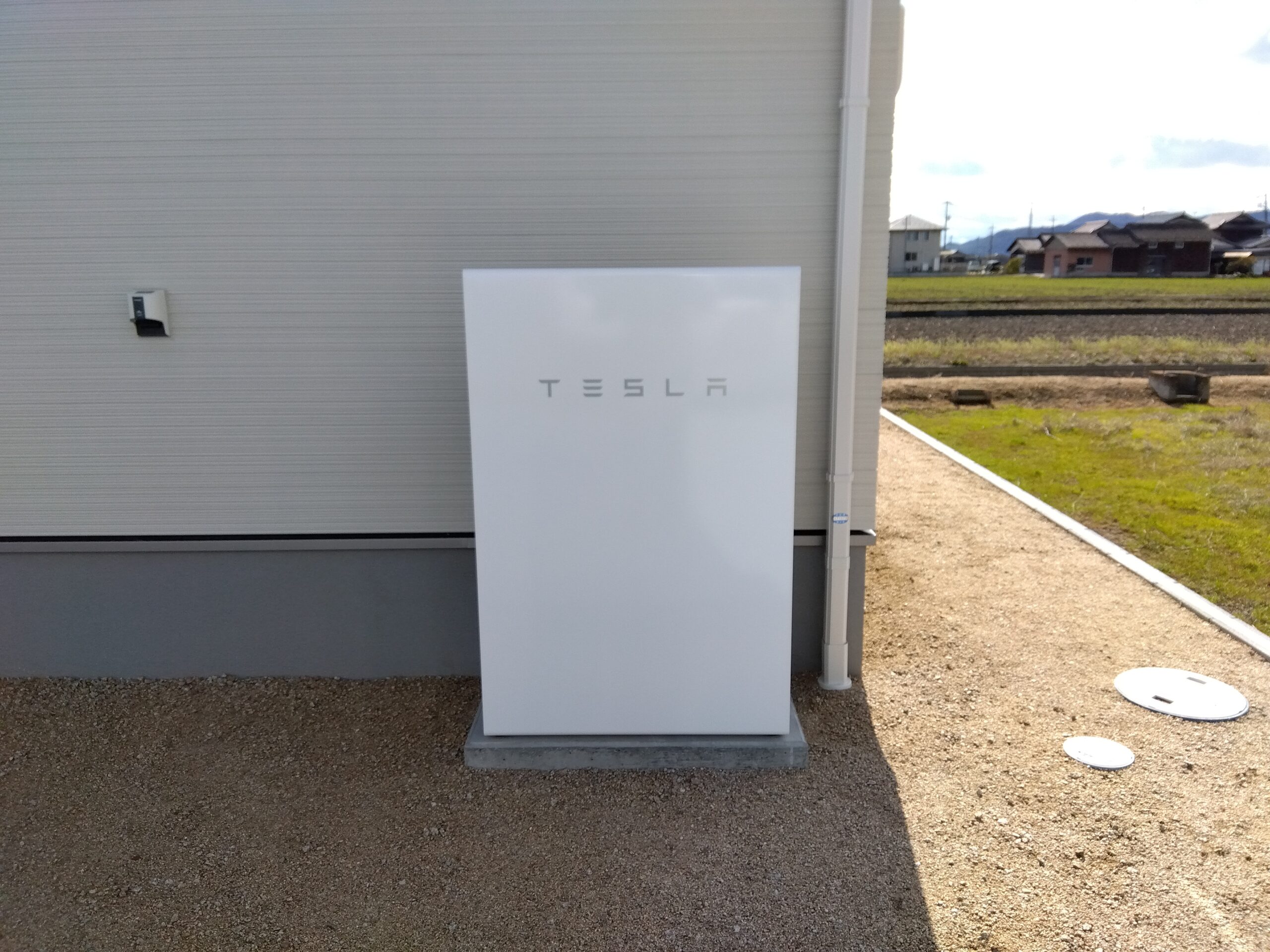 岡山市　テスラ蓄電池　Powerwall　13.5KWh