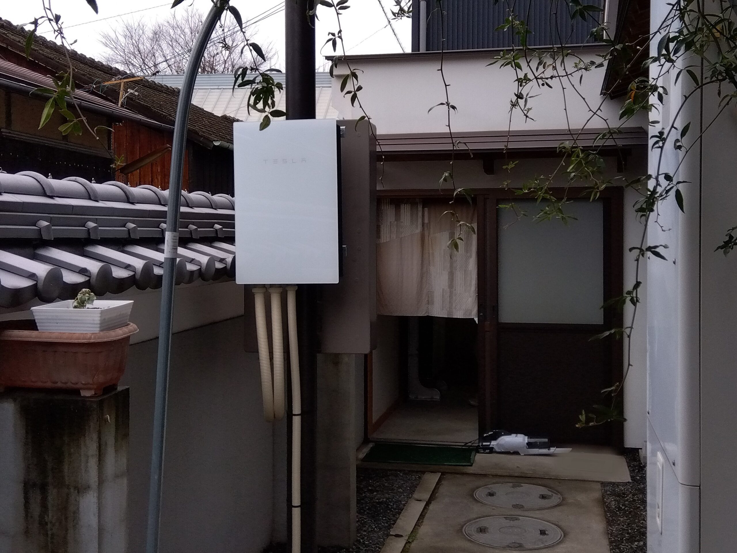 岡山市　テスラ蓄電池Powerwall　13.5KWh
