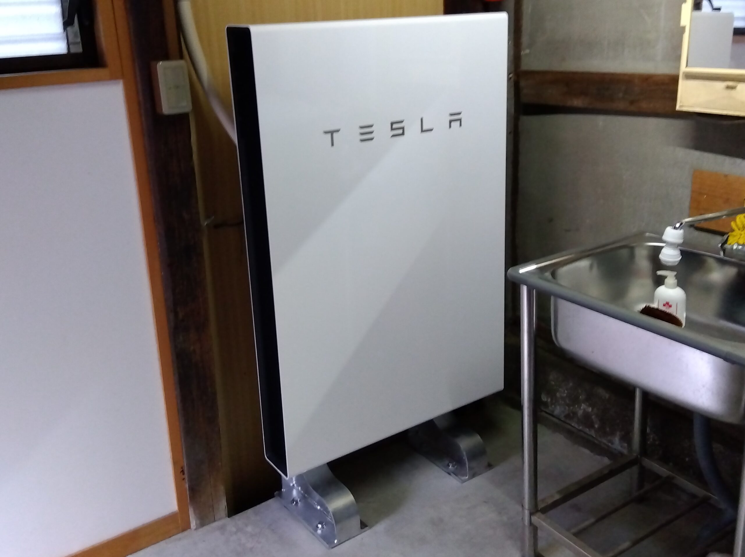 岡山市　テスラ蓄電池Powerwall　13.5KWh
