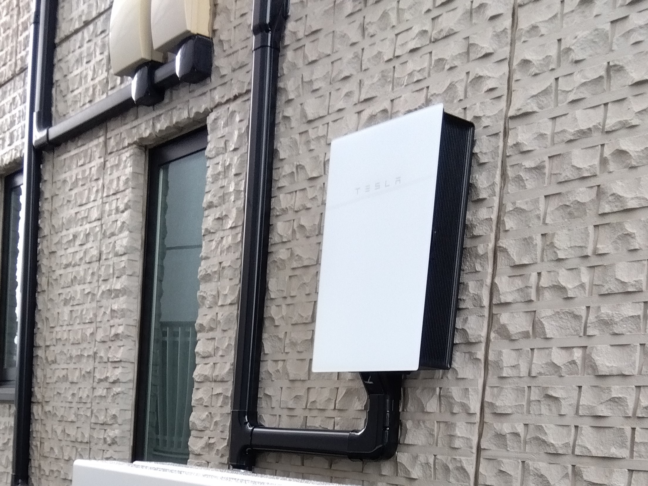 総社市　テスラ蓄電池Powerwall　13.5KWh