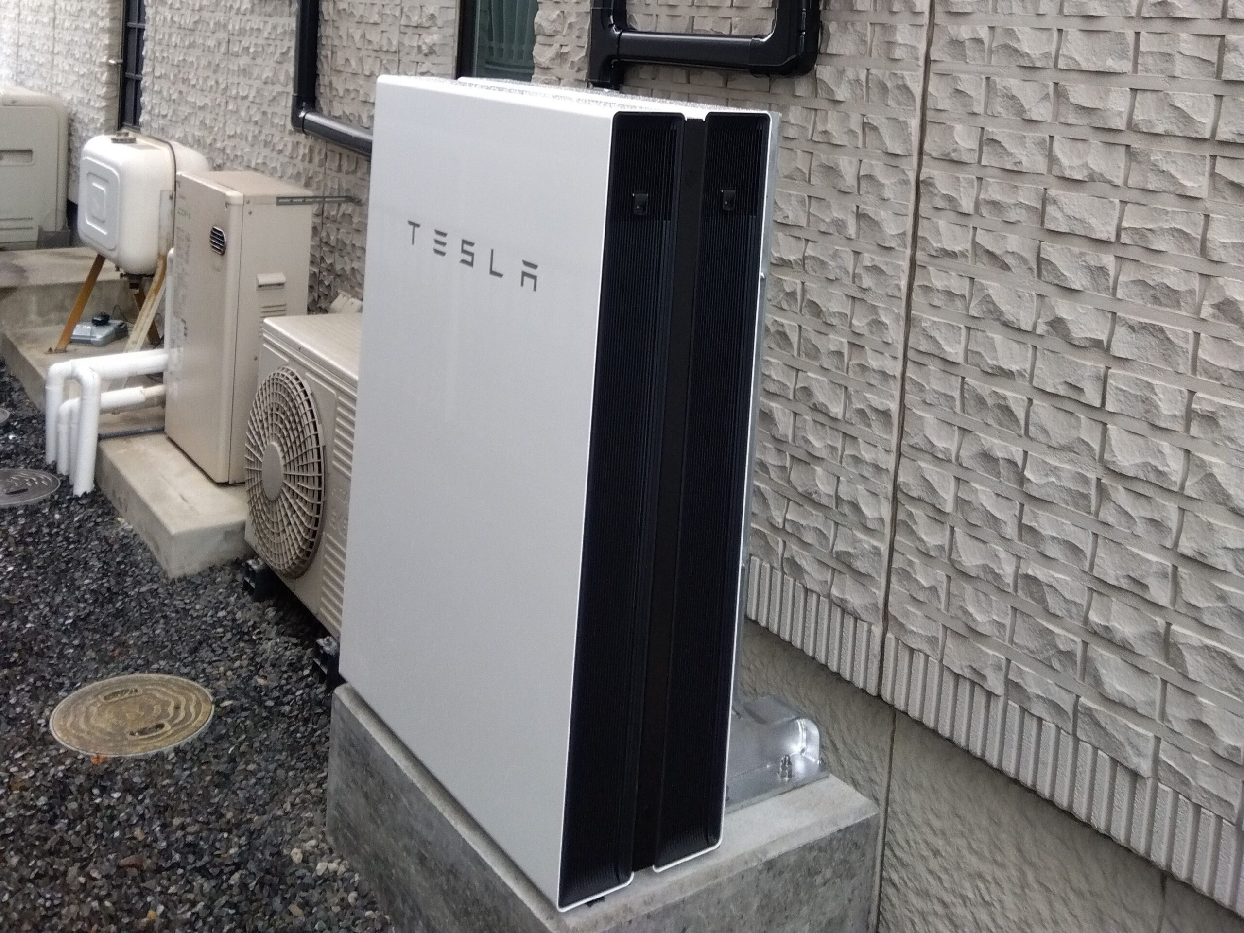 総社市　テスラ蓄電池Powerwall　13.5KWh