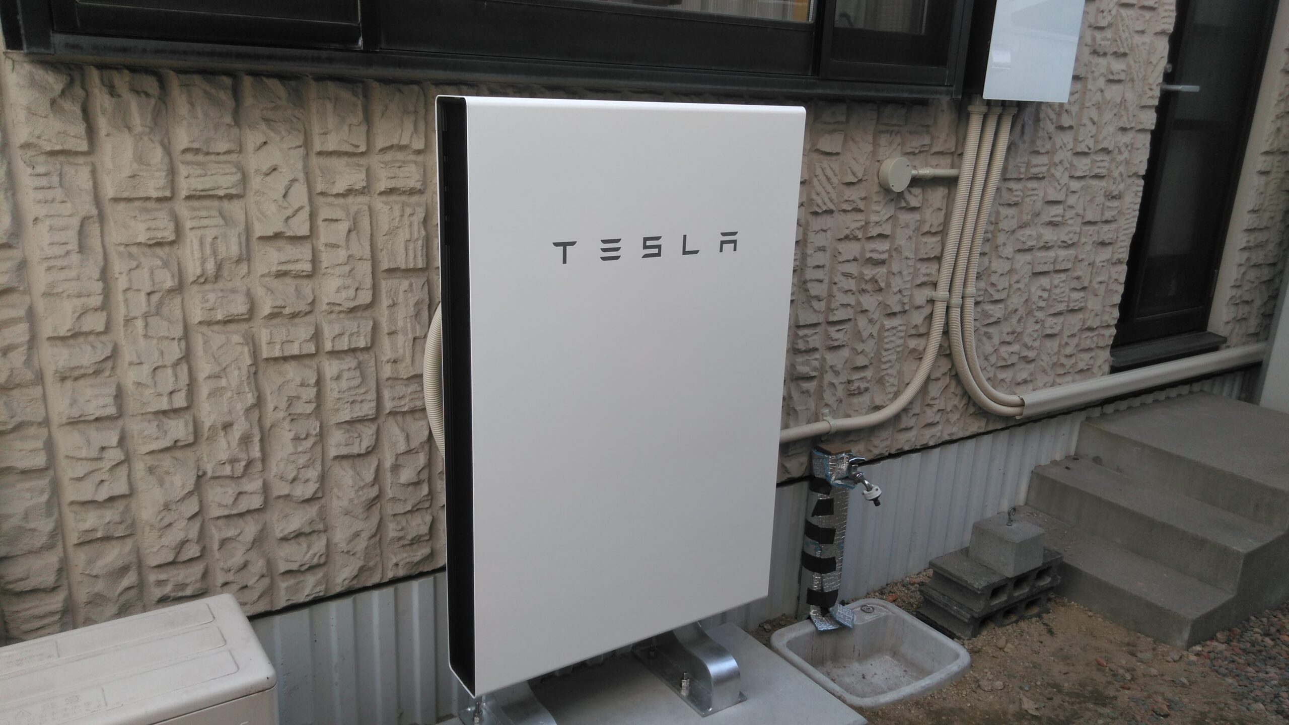 M様　テスラ蓄電池Powerwall　13.5 kWh