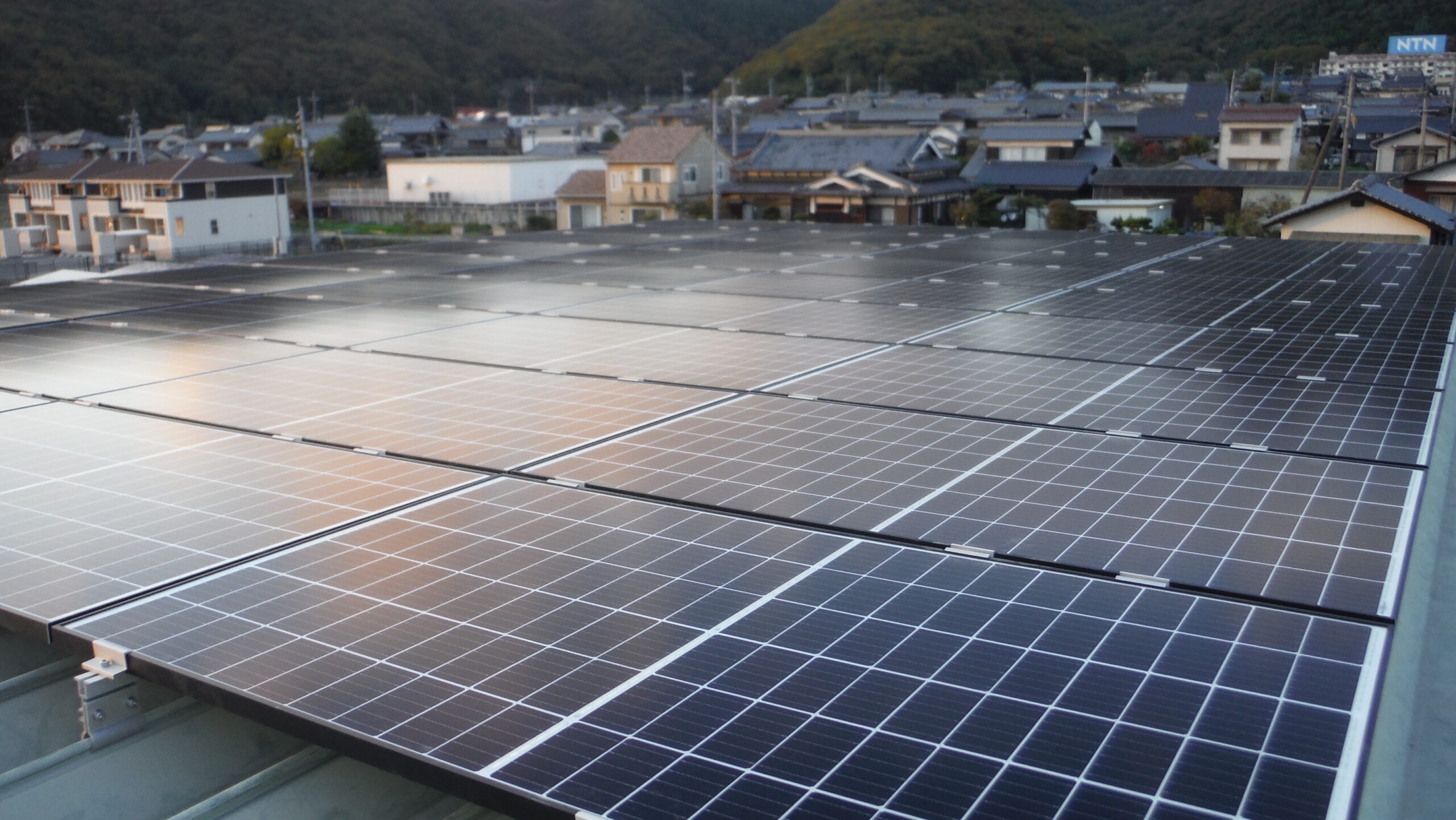 K様　屋根設置　Qセルズ12.78kw