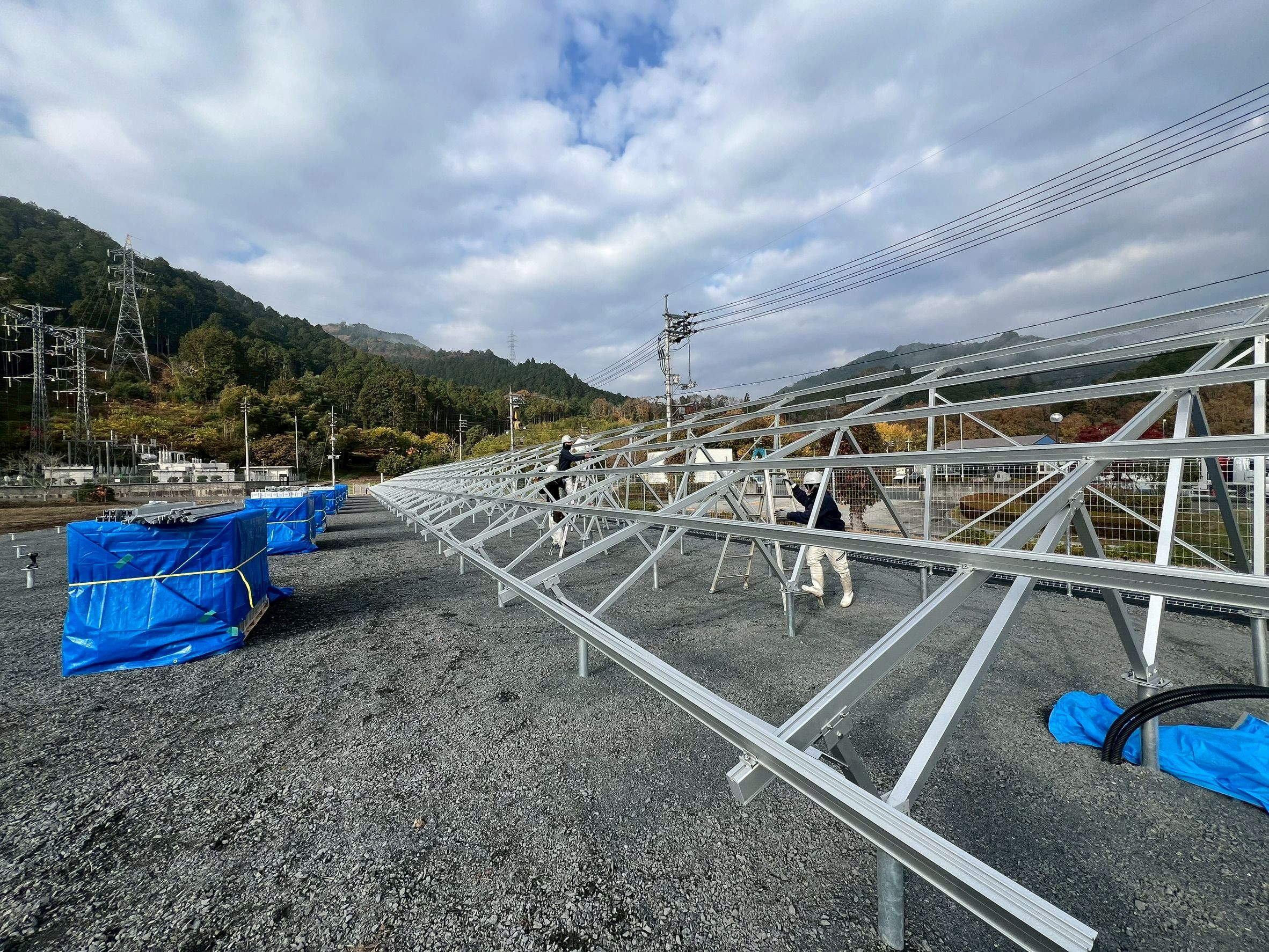 真庭市工場敷地内：自家消費太陽光発電設置現場レポート② ［岡山で太陽光・蓄電池・V2Hなら茂山組］