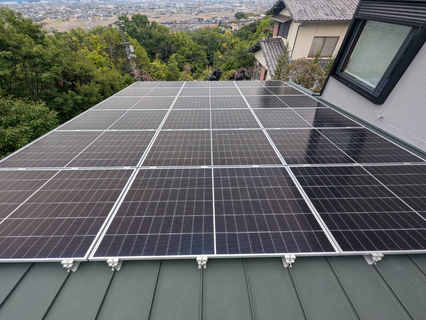 岡山市での太陽光パネル設置事例（8.64kW）