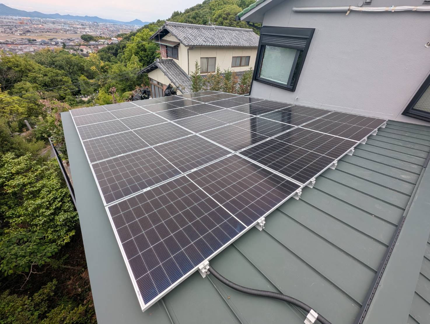 岡山市での太陽光パネル設置事例（8.64kW）