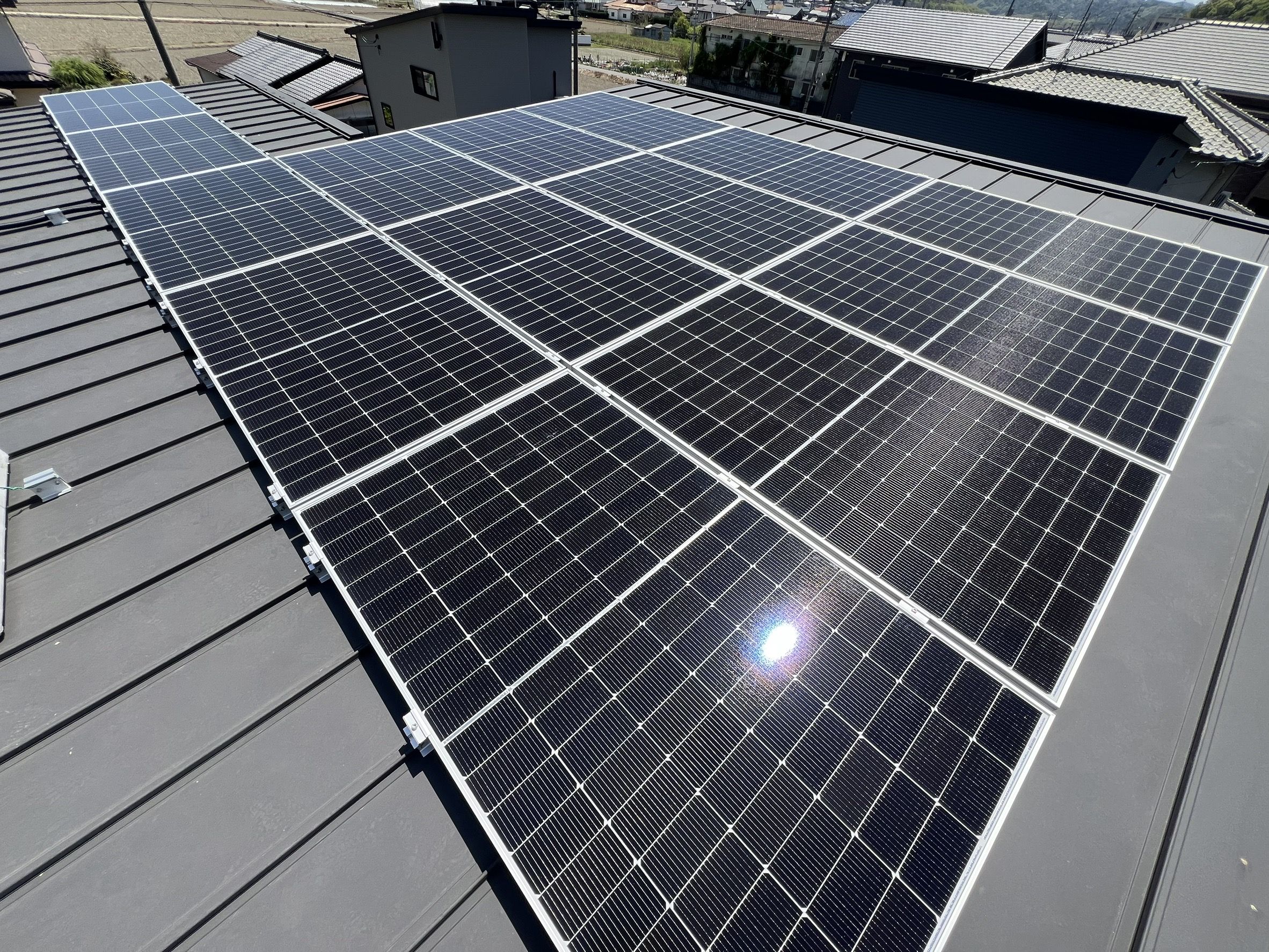 玉野市での太陽光パネル設置事例（6.72kW）