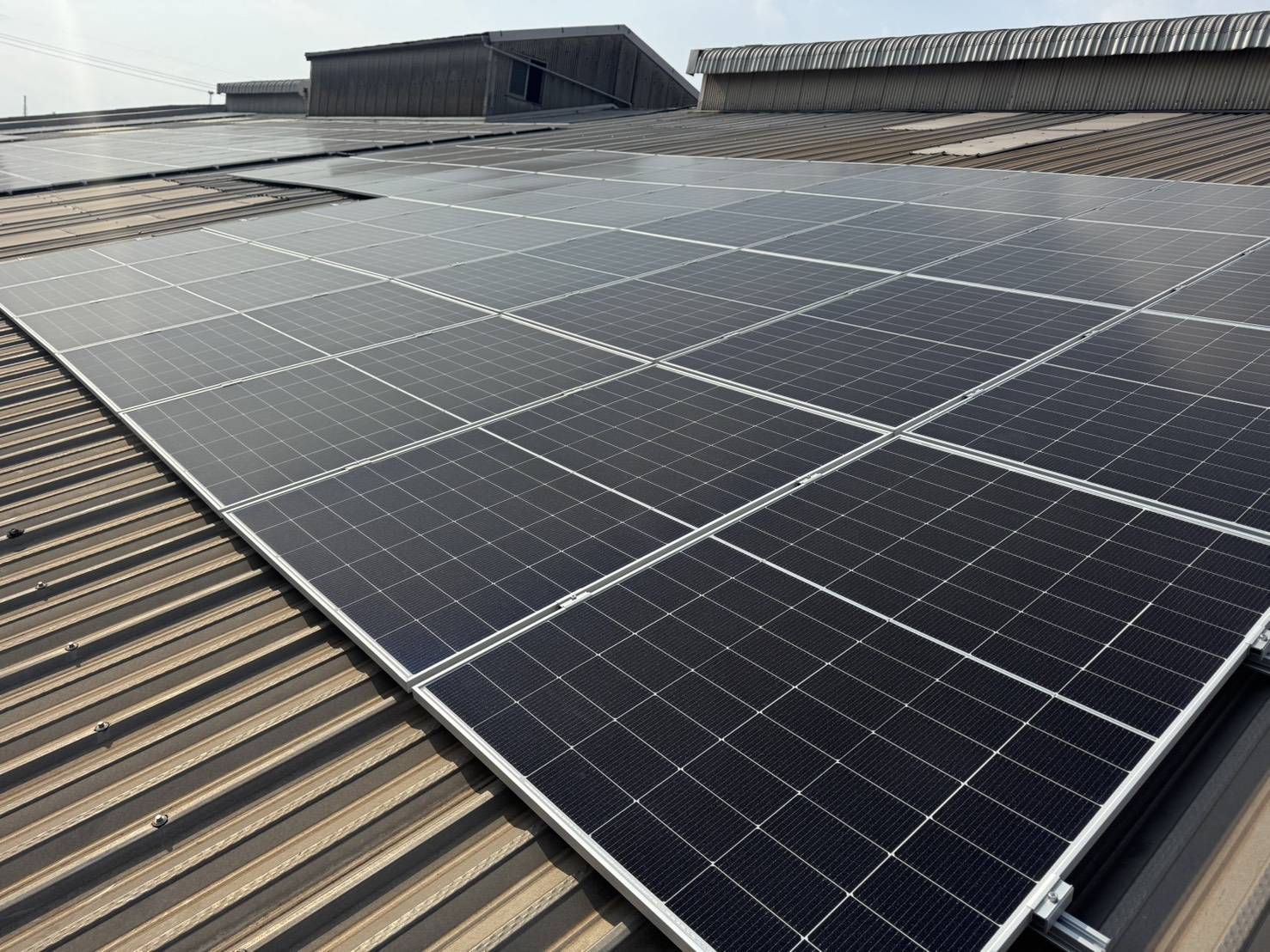 補助金使用でお得に設置！倉敷市での太陽光パネル設置事例（107.64kW）