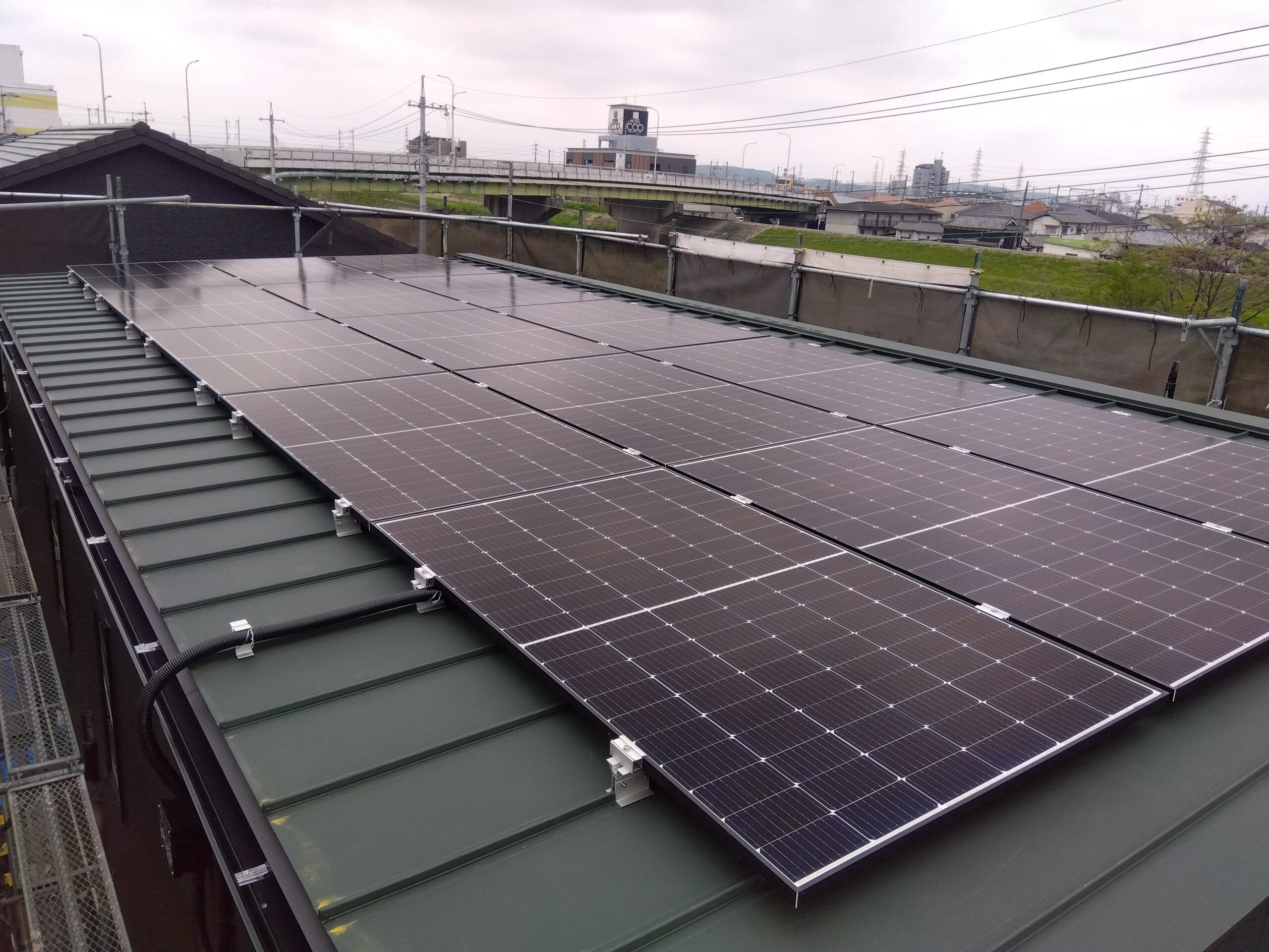 岡山市での太陽光パネル設置事例（6.9kW）